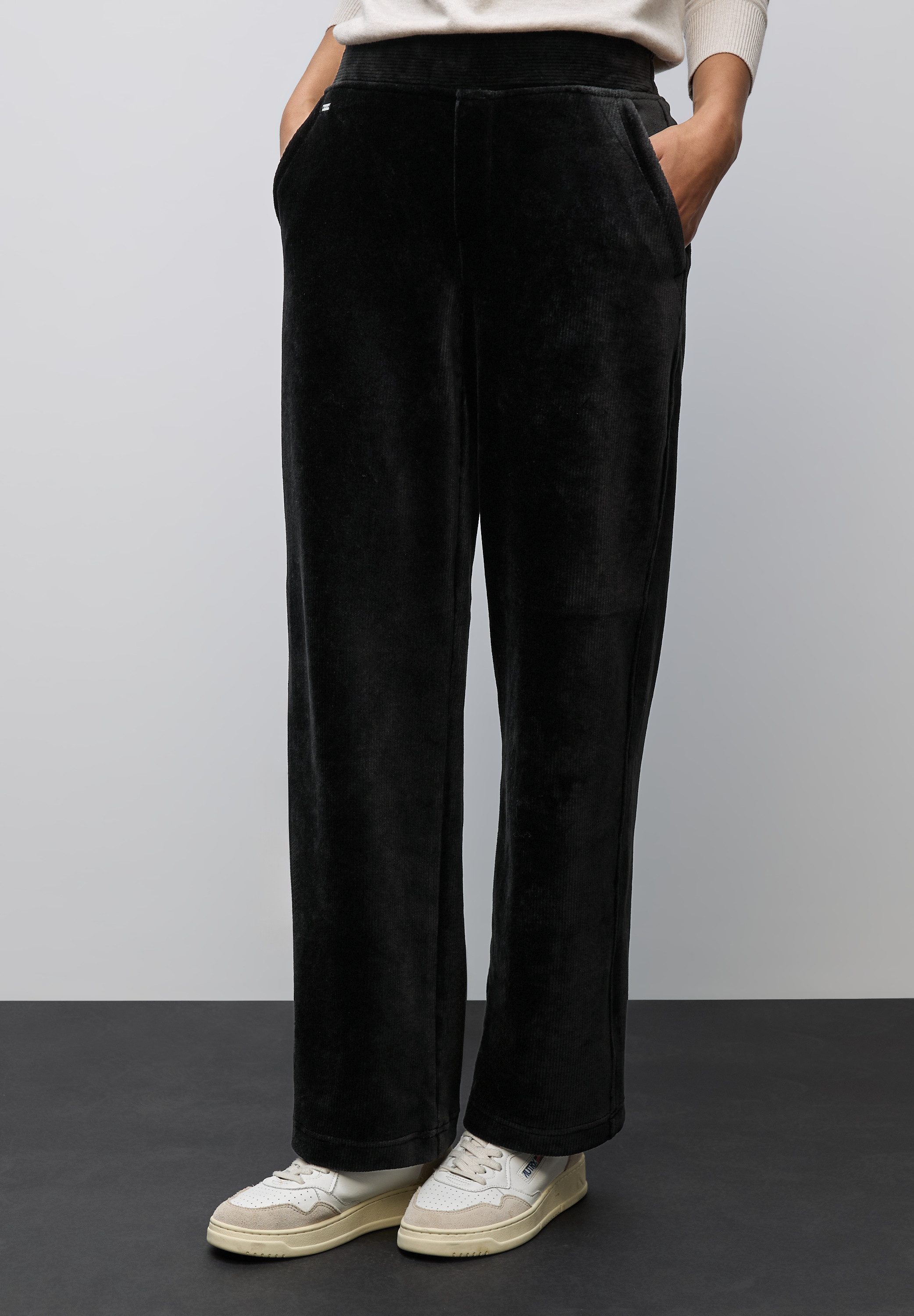 STREET ONE Cordhose mit Stretch und seitliche Taschen