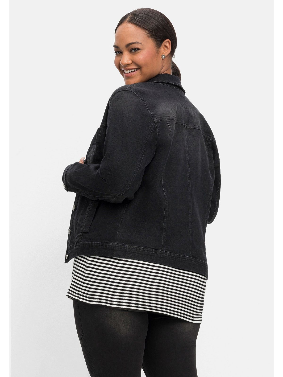 Sheego Jeansjacke Große Größen in modisch kurzer Form