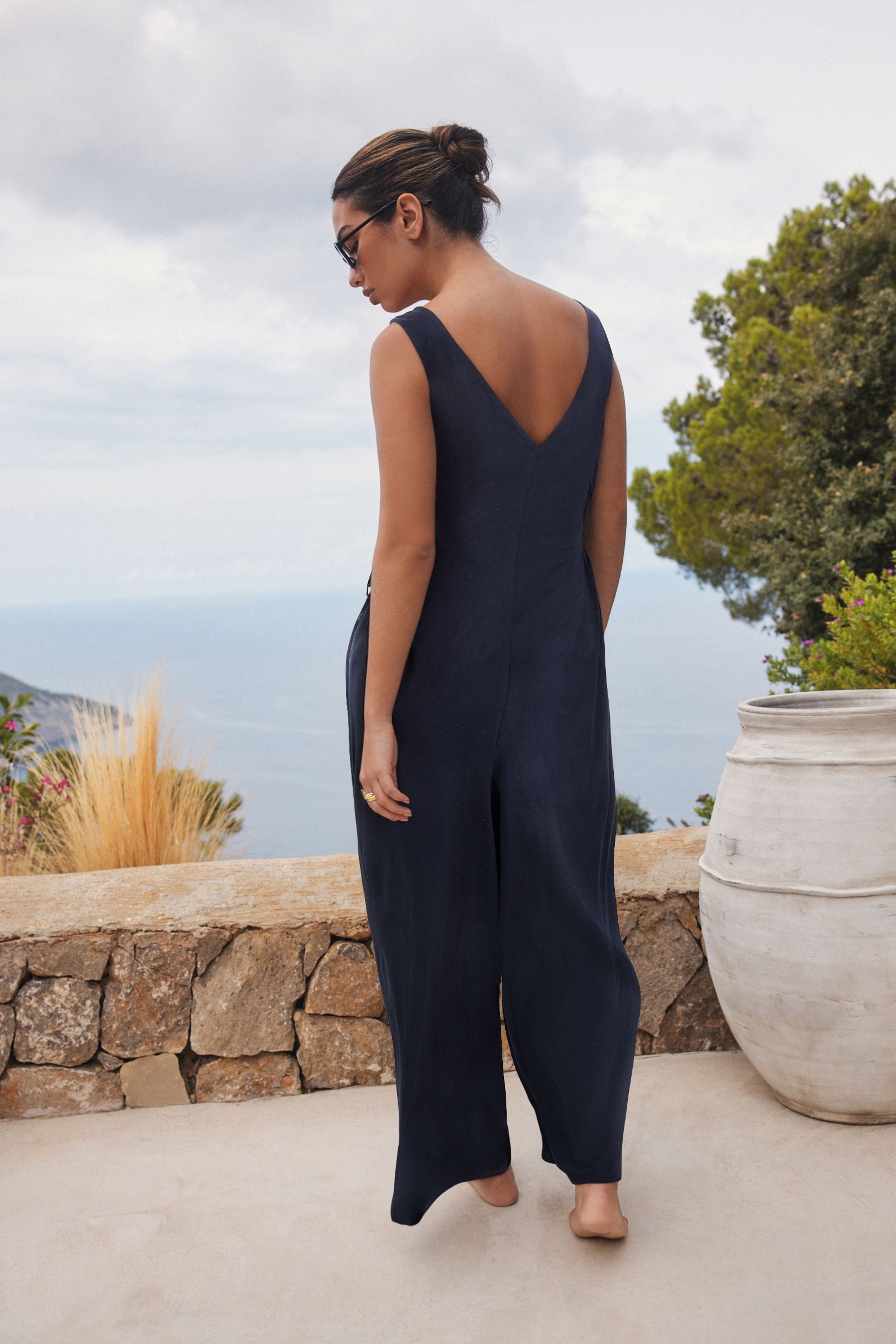 Next Jumpsuit Jersey-Jumpsuit mit V-Ausschnitt (1-tlg) – Bild 5 von 5