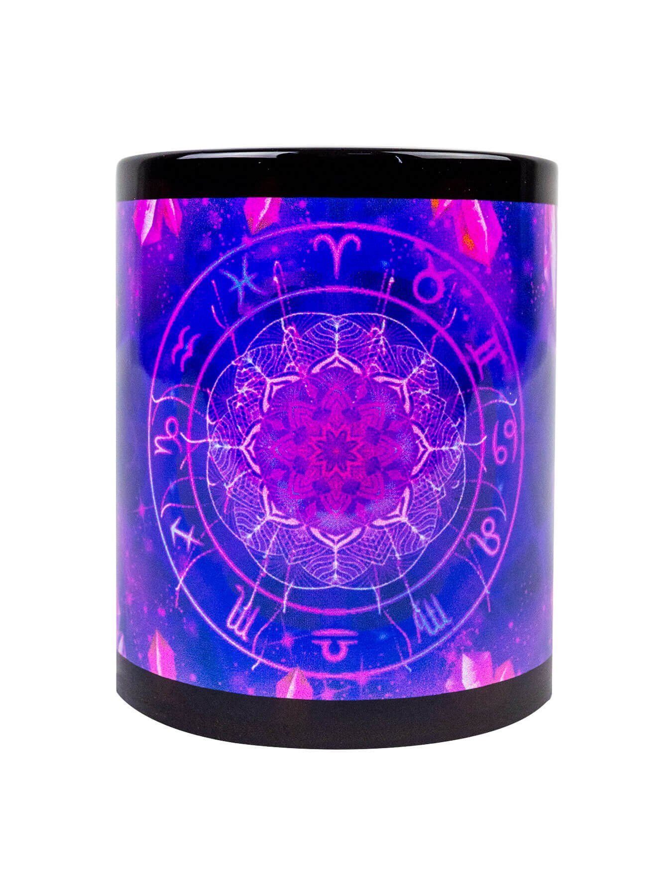 PSYWORK Tasse Fluo Cup Neon Signs Violet", Motiv leuchtet Keramik, UV-aktiv, "Zodiac Tasse Schwarzlicht unter