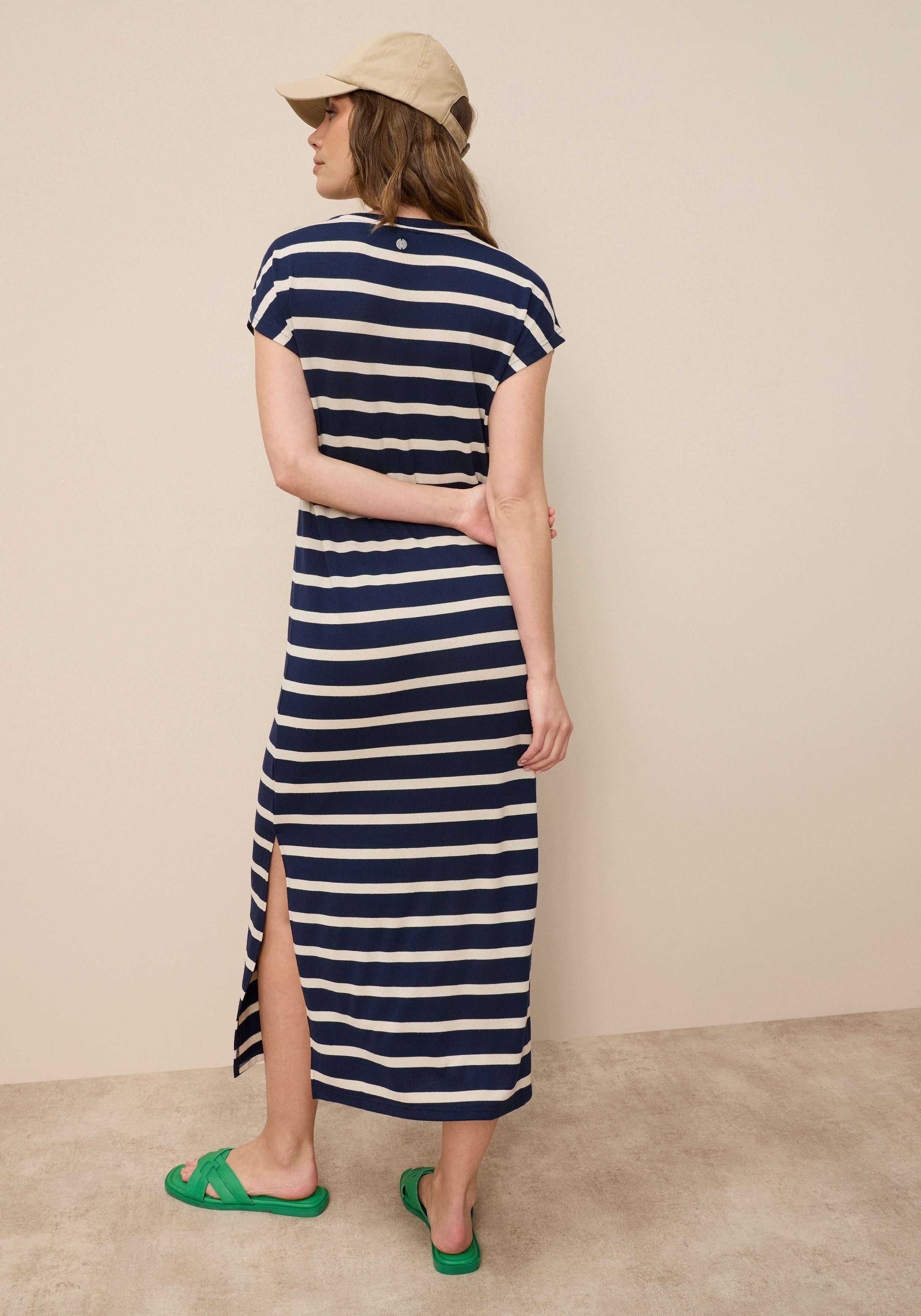 Tamaris Sommerkleid aus leichtem Strick mit lässigem Schnitt