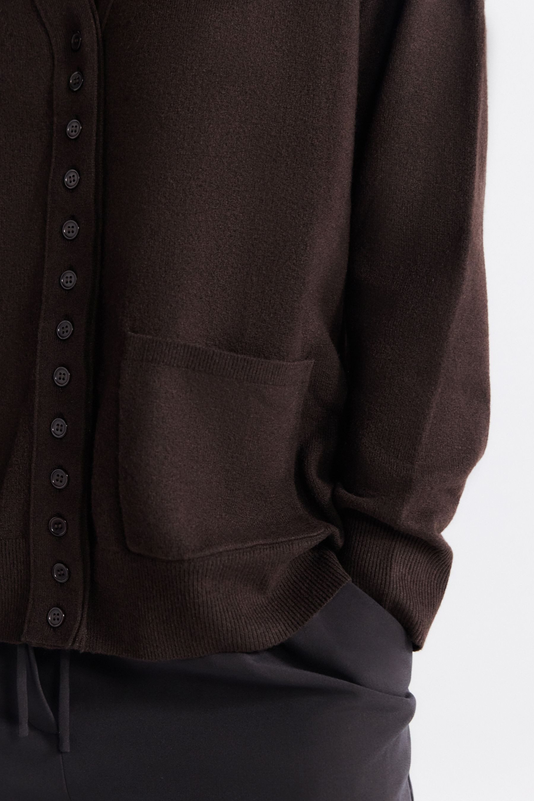 Next Strickjacke Superweiche Strickjacke mit V-Ausschnitt +Taschen (1-tlg)