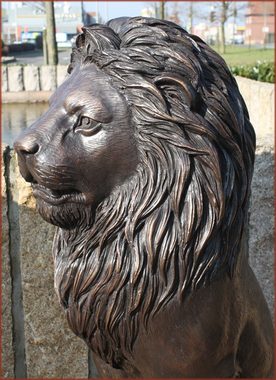 Bronzeskulpturen Skulptur Bronzefigur eines sitzenden Löwenpaares