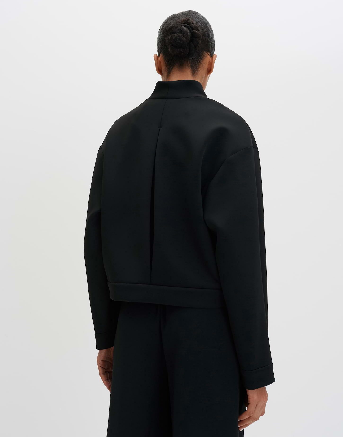 someday Sweatjacke Ulissa aus Scuba Sweat mit glatter Oberfläche Moderne Kurzjacke mit Kellerfalte