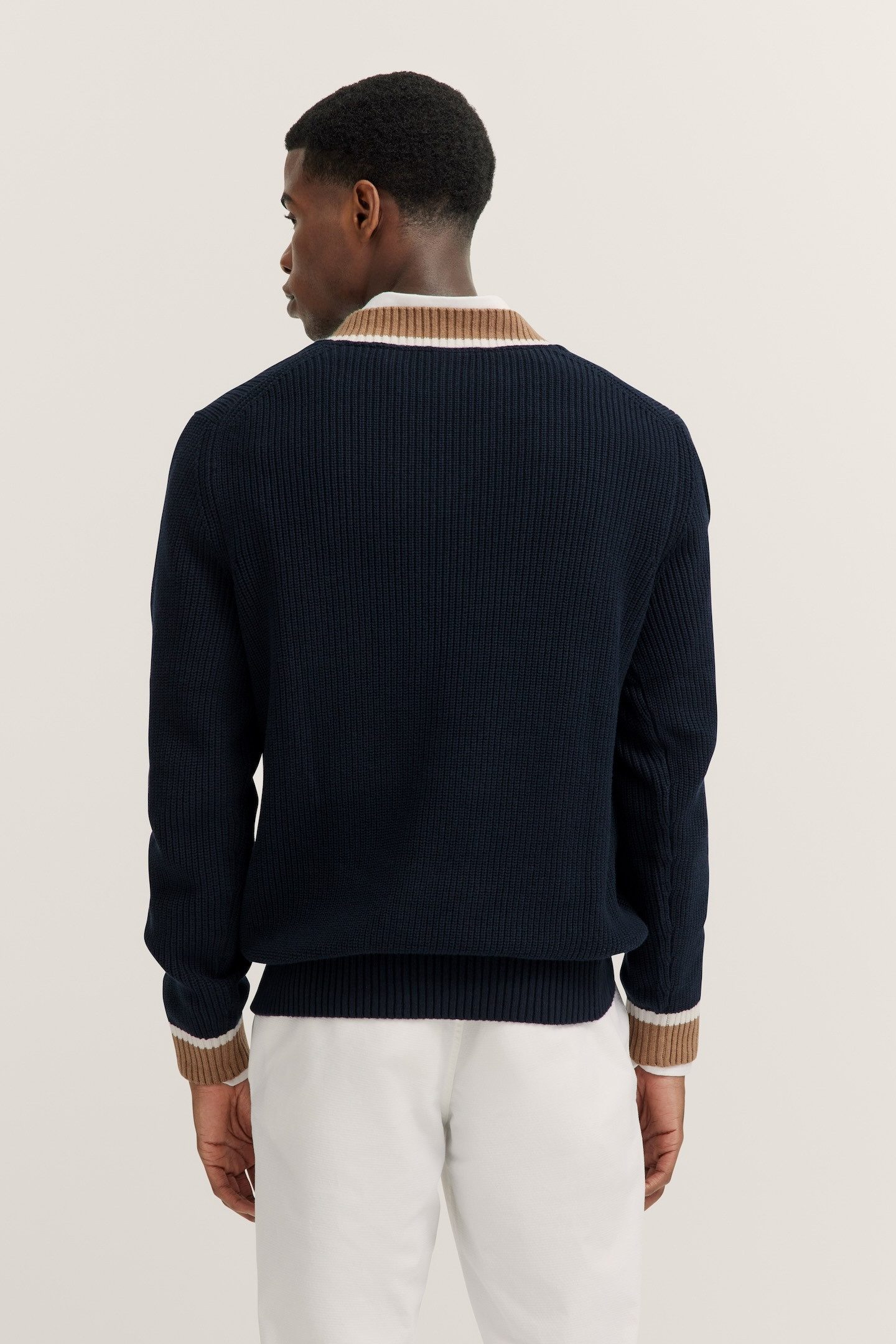 bugatti V-Ausschnitt-Pullover mit V-Ausschnitt und aus günstig online kaufen
