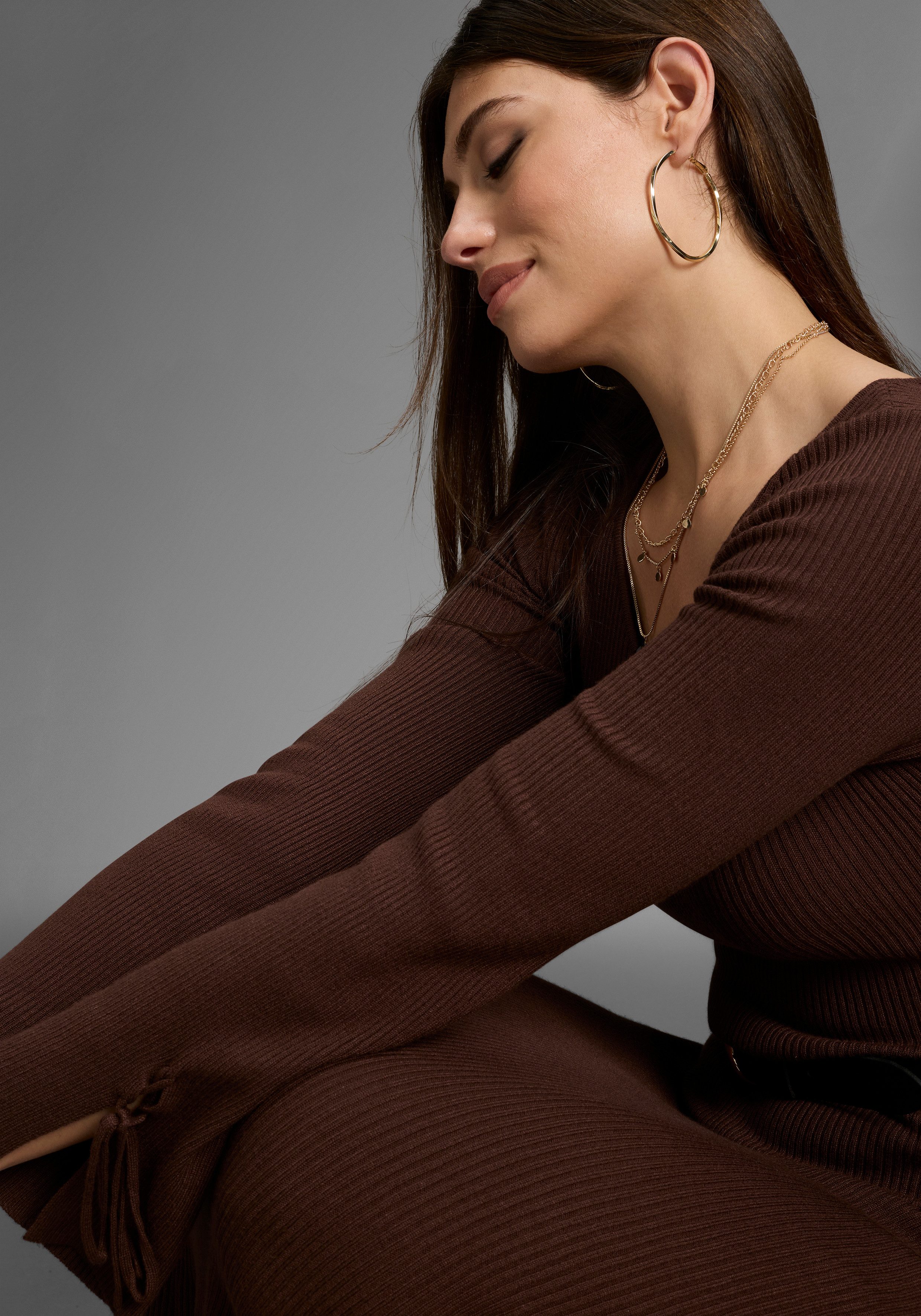 Bruno Banani Strickkleid mit besonderem Ärmeldetail
