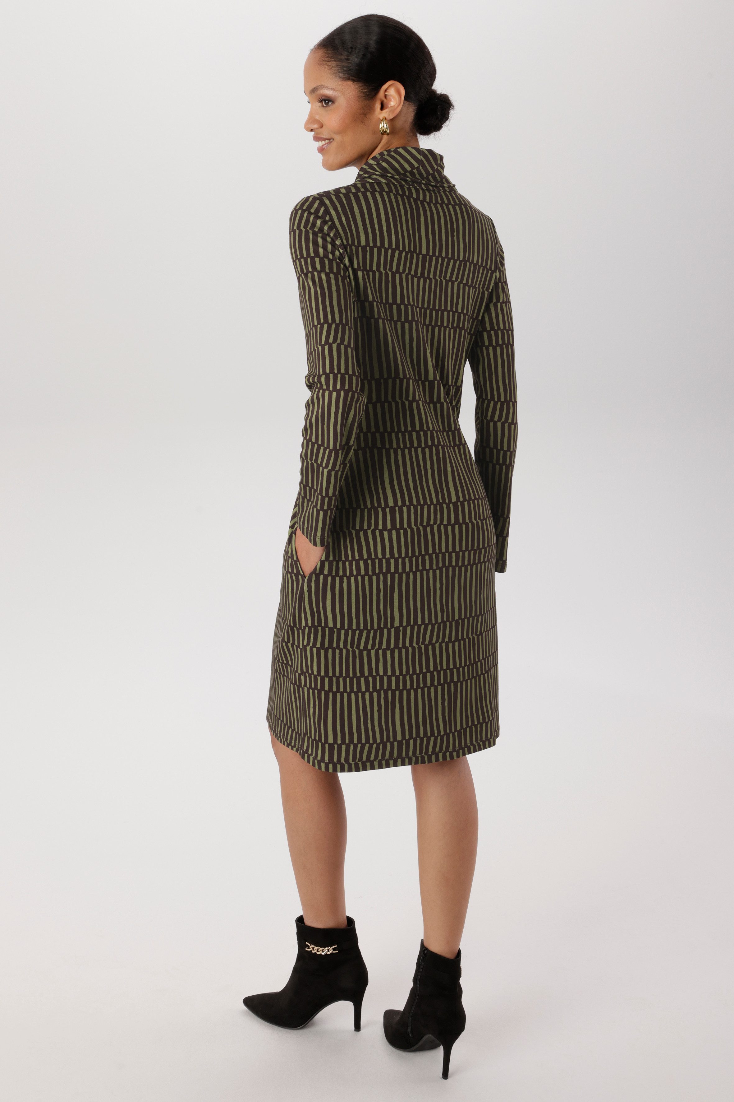 Aniston SELECTED Jerseykleid mit halsfernen, locker fallenenden Rollkragen - NEUE KOLLEKTION