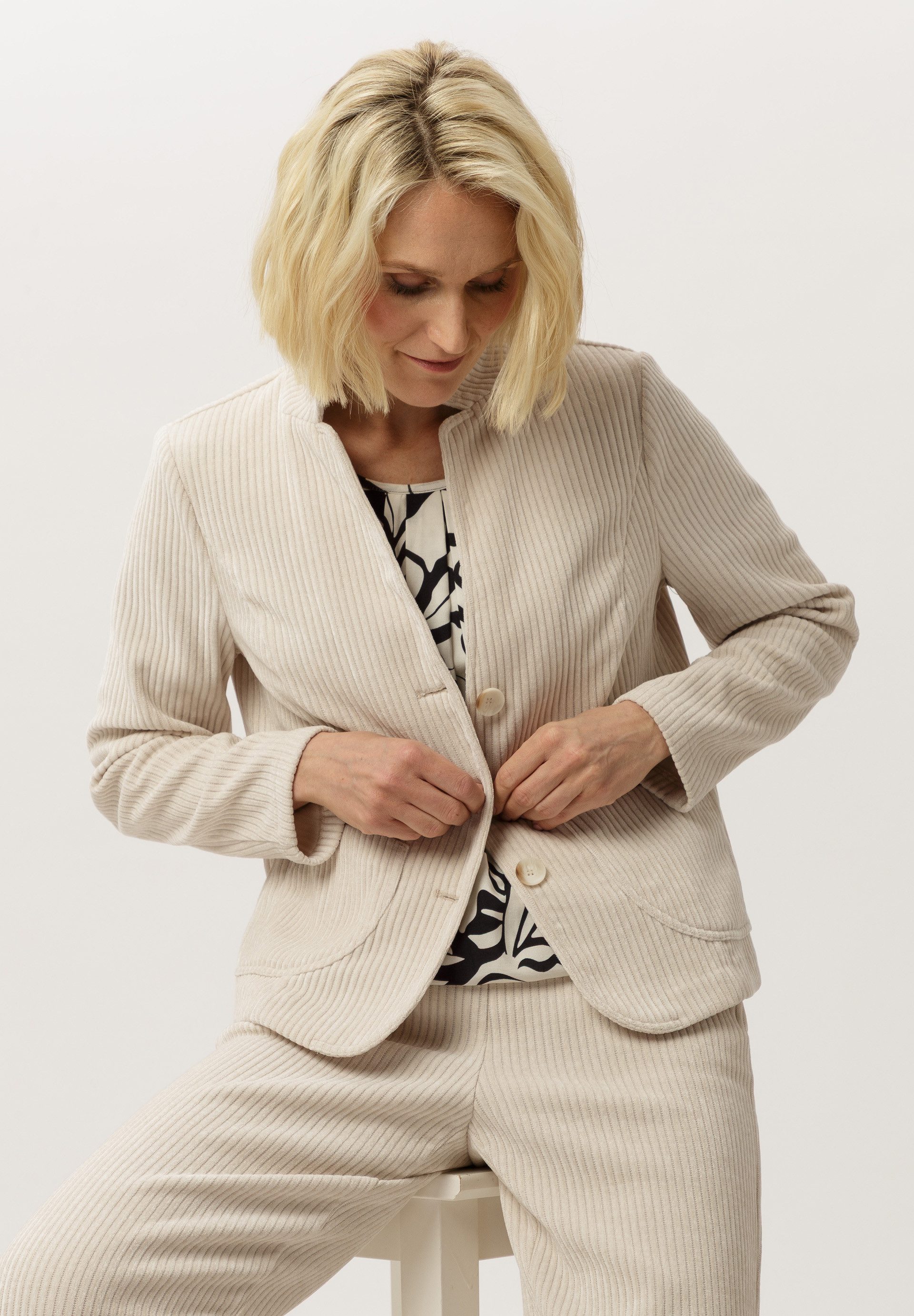 FRANK WALDER Kurzjacke mit feiner Struktur