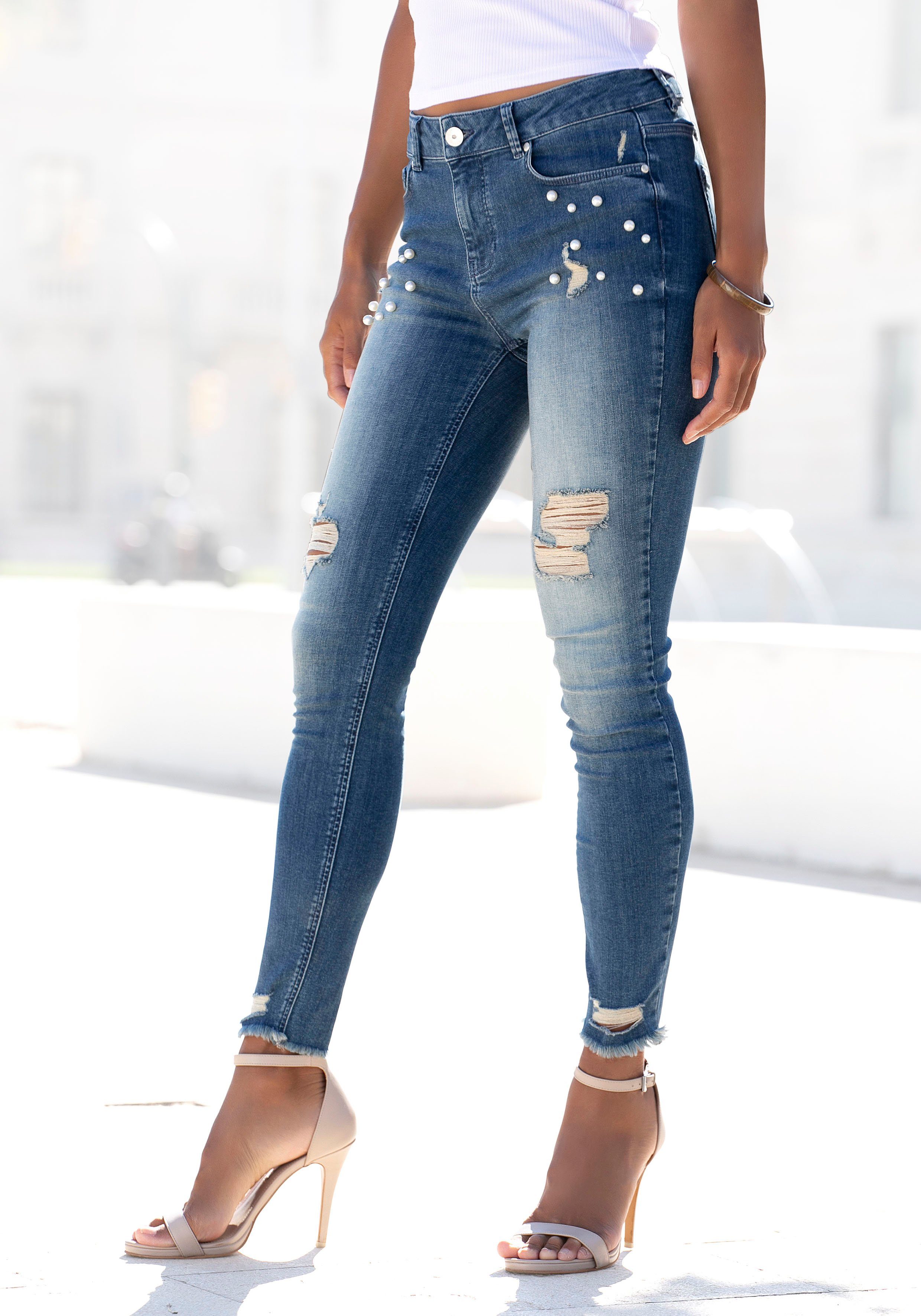 LASCANA Destroyed-Jeans mit Perlen online kaufen | OTTO