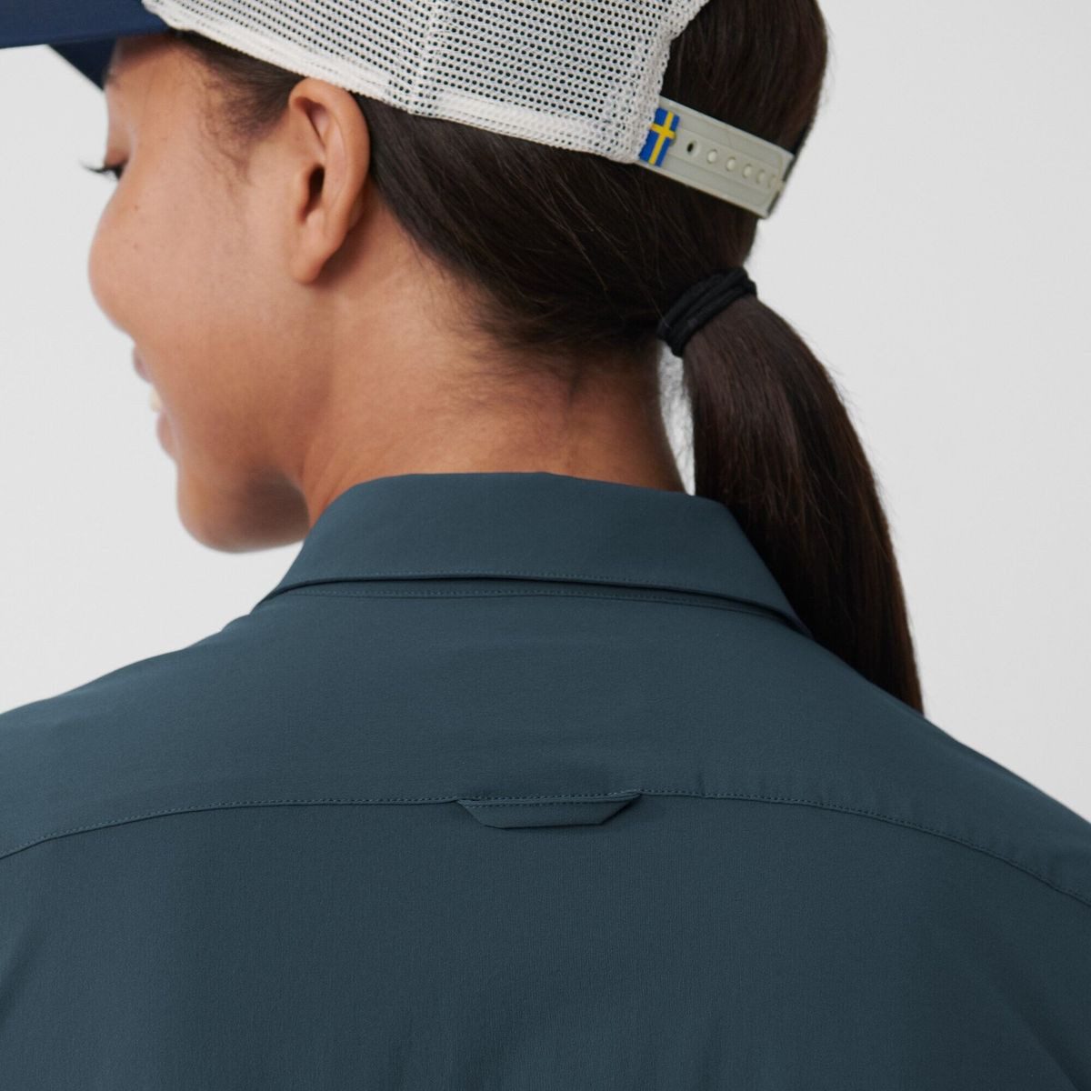 Fjällräven Kurzarmshirt High Coast Lite Shirt SS W Leichtes, luftiges Hemd aus recyceltem Material, ideal für