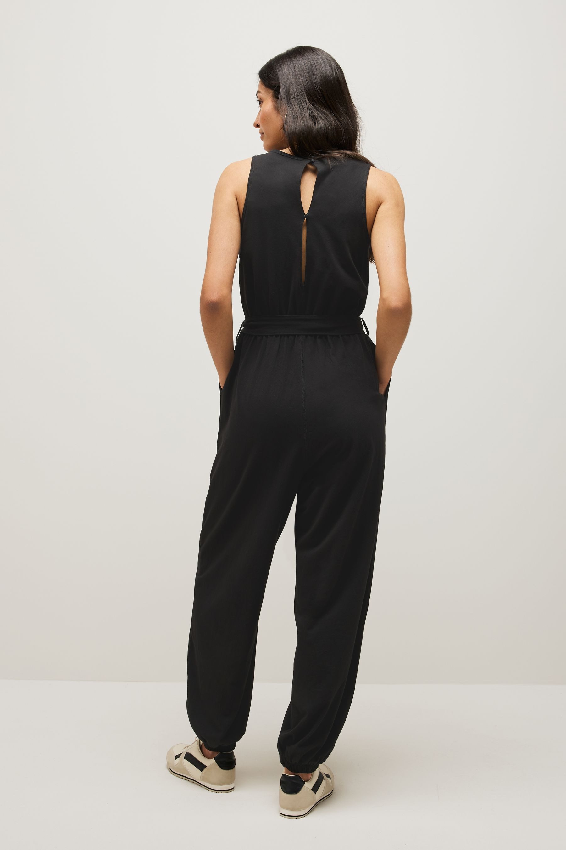 Next Jumpsuit Ärmelloser Jersey-Jumpsuit mit Bindeschleife (1-tlg) günstig online kaufen