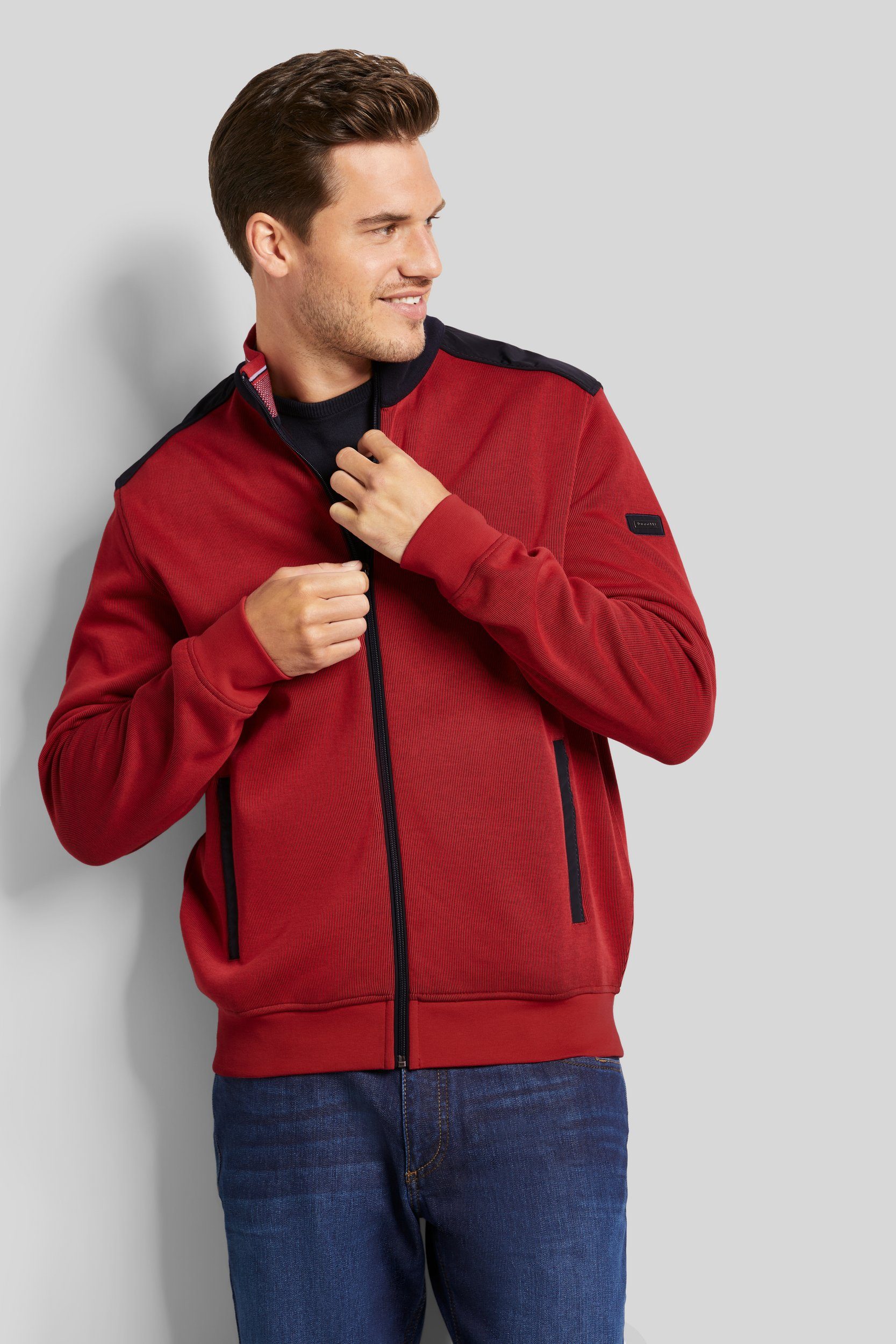 bugatti Sweatjacke mit Stehkragen rot