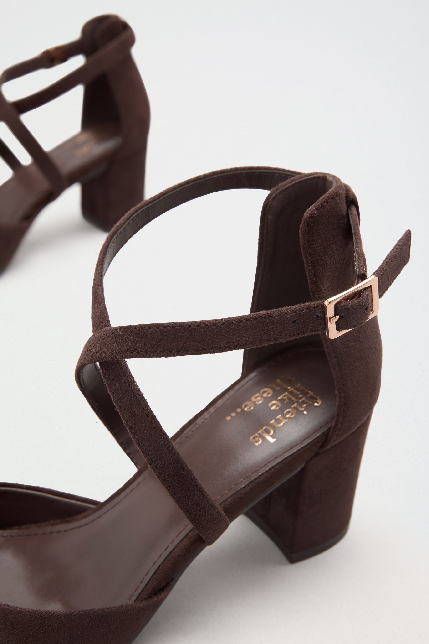 Friends Like These Friends Like These Pumps aus Kunstleder Pumps – Bild 5 von 5