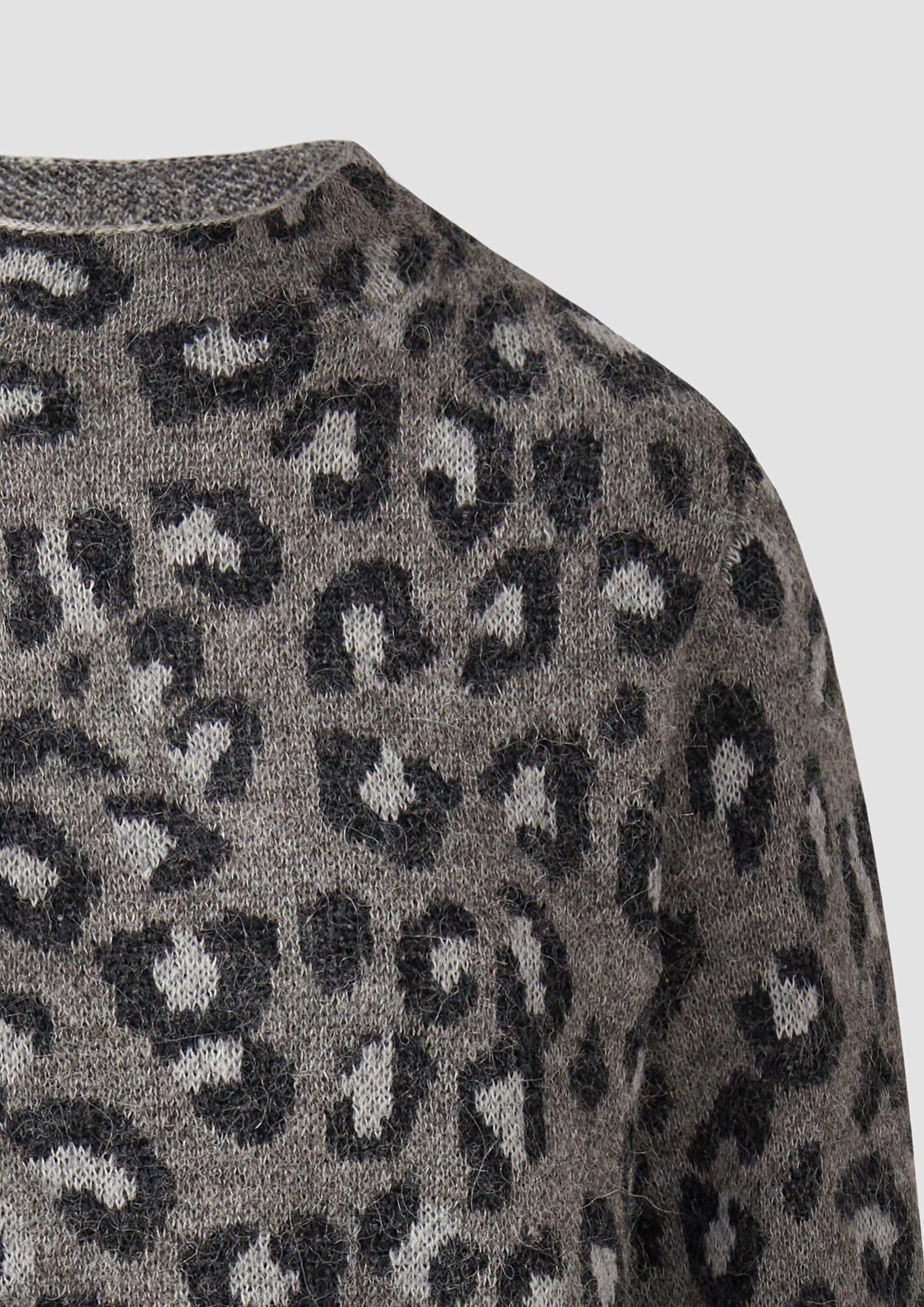s.Oliver Longpullover Strickpullover Relaxed-Fit-Pullover aus Alpaka-Wollmix mit Leo-Print