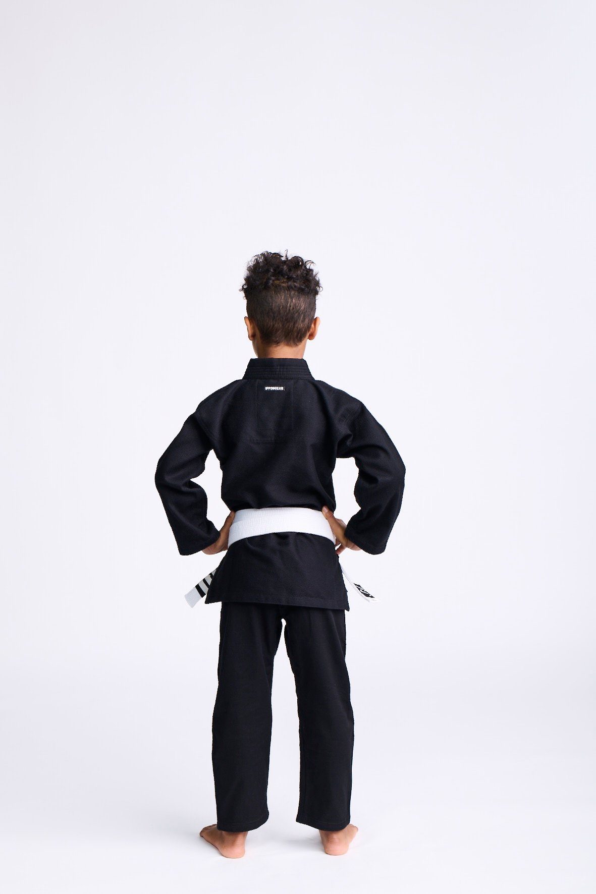 IPPON GEAR Karateanzug Rookie BJJ Brazilian Jiu Jitsu Anzug (Jacke, Hose und Gürtel), 350gr/m² Stoffdichte I Reißfestes Material mit versiegelten Nähten