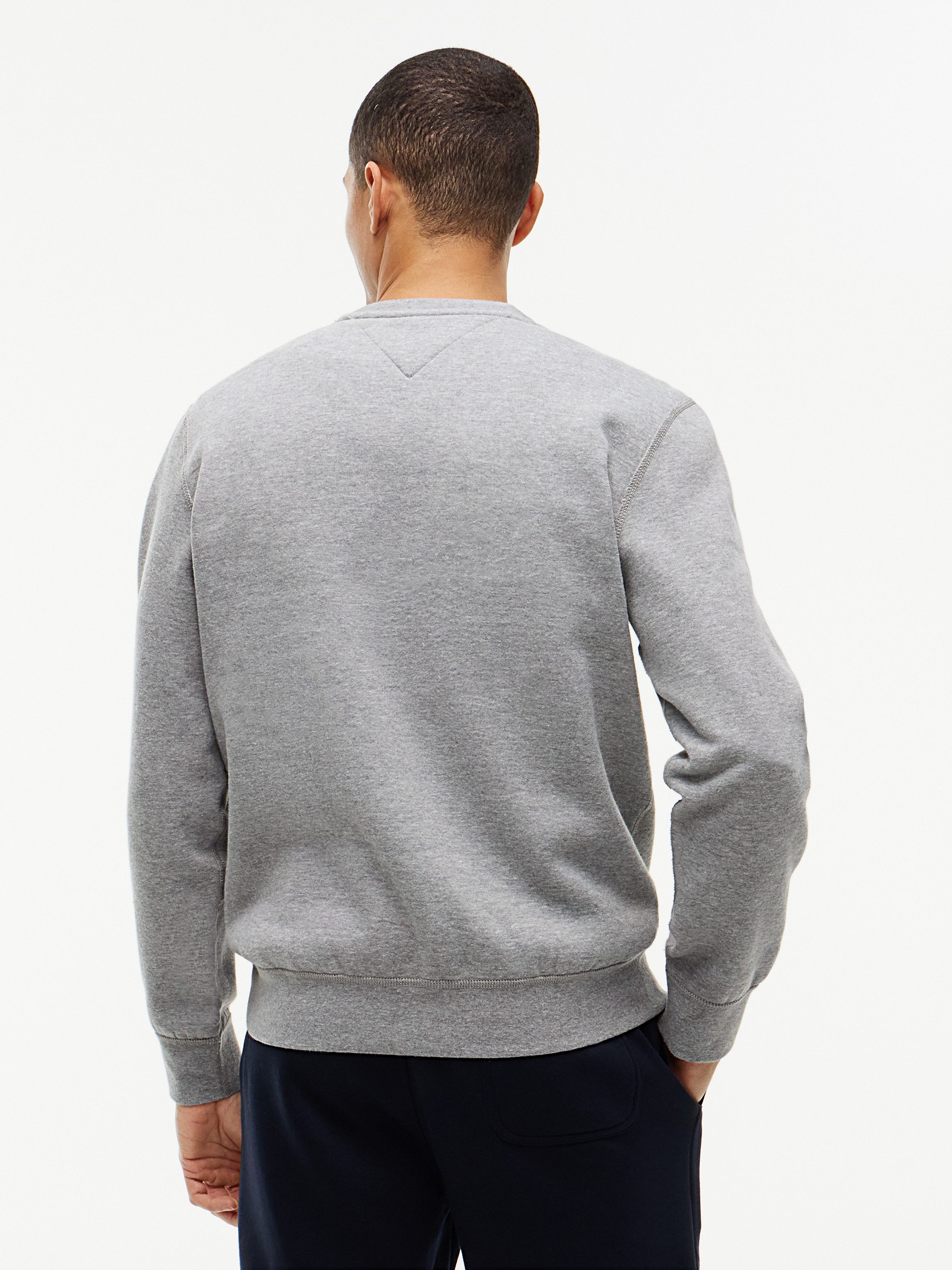 Tommy Hilfiger Sweatshirt ESSENTIAL FLEECE CREWNECK mit Tommy Hilfiger Logostickerei, Regular Fit