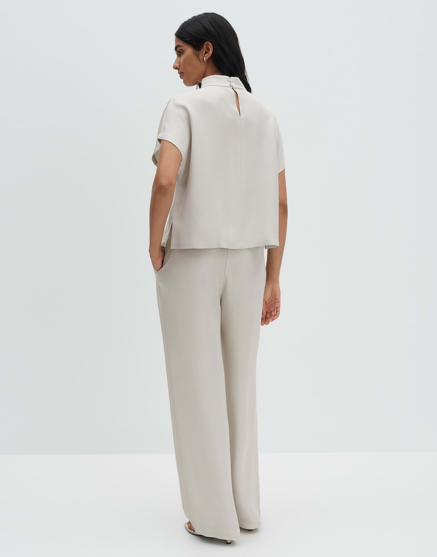 someday Shirtbluse Zarlia Shirtbluse aus Acetat mit fließendem Fall Lockere Passform, Knopf mit Öse am Rücken und Schlitze