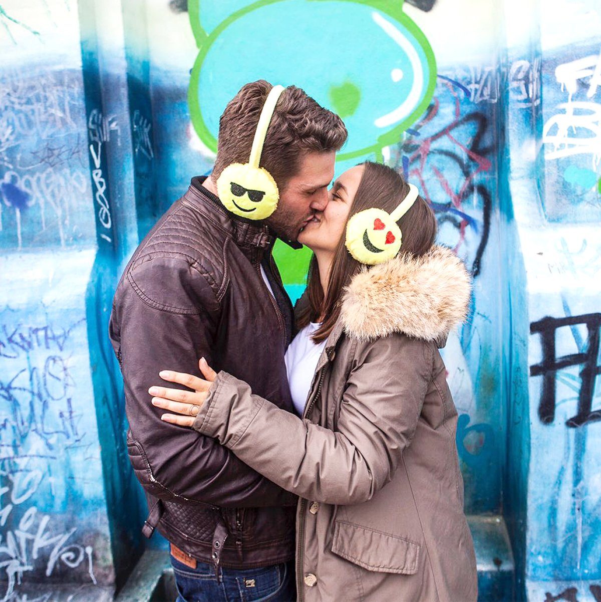Sonia Originelli Ohrenwärmer Ohrenwärmer Samtüberzug Kopfhalter Samt Unisex Onesize, mit Handy Winter Gesichter "Smiley" einklappbar