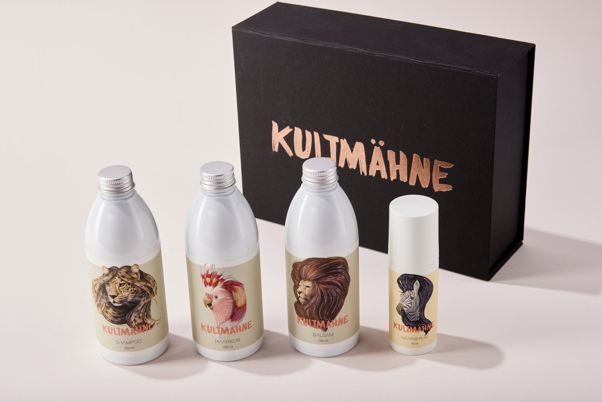 Kultmähne Haarpflege-Set mit 4 Produkten + Broschüre, Set, 4-tlg., Shampoo + Haarkur + Haarbalsam + Leave-in Serum, Geschenkset