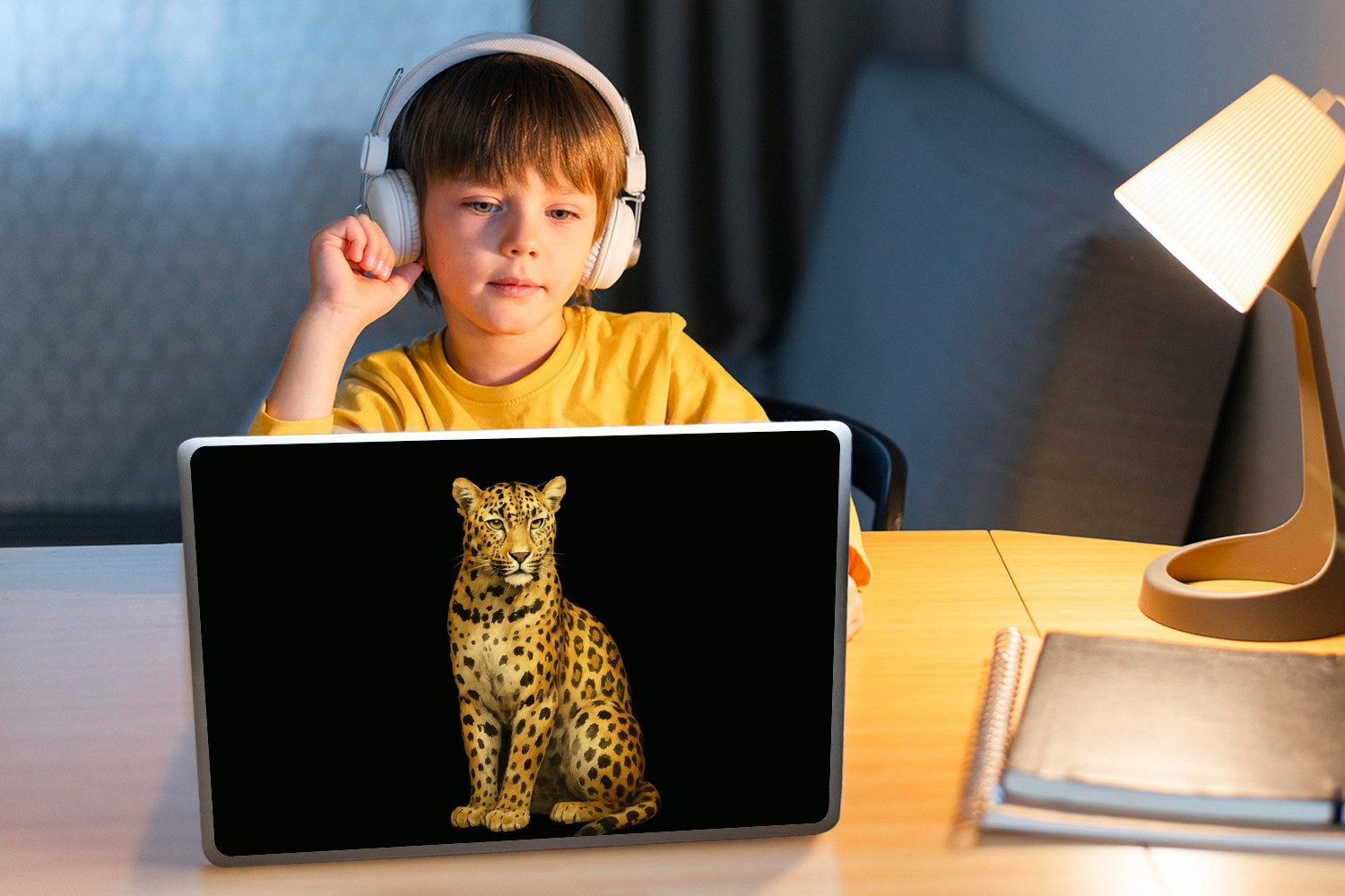 MuchoWow Laptop-Aufkleber Panther - Realistisch - Braun, (1tlg), Laptop Folien Cover, Aufkleber, Sticker, Schutz vor Kratzern, 30x21 cm