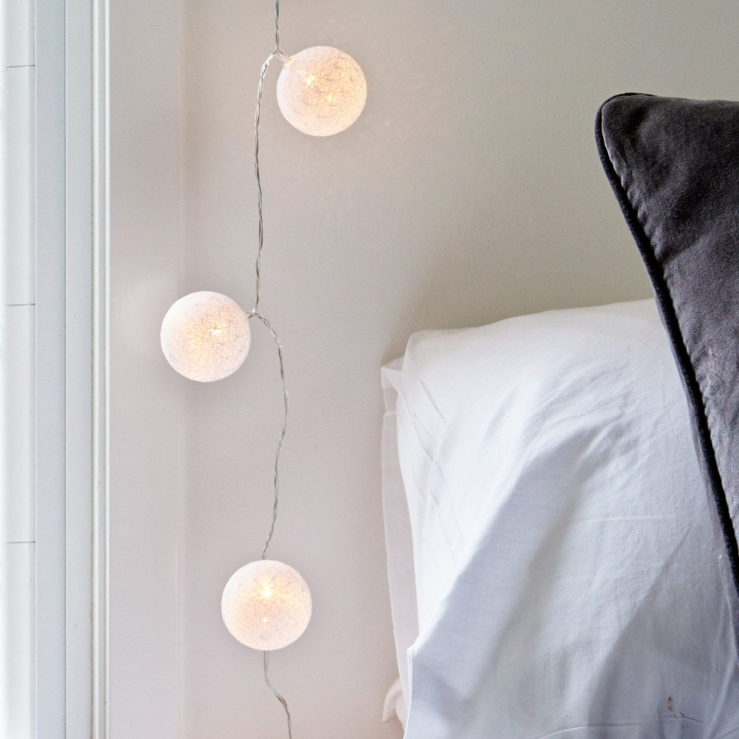 Lights4fun LED-Lichterkette 10er LED Cotton Ball Lichterkette weiß