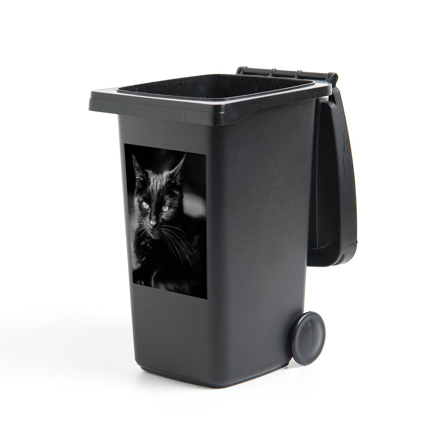 MuchoWow Wandsticker Porträt einer schwarzen Katze (1 St), Mülleimer-aufkleber, Mülltonne, Sticker, Container, Abfalbehälter