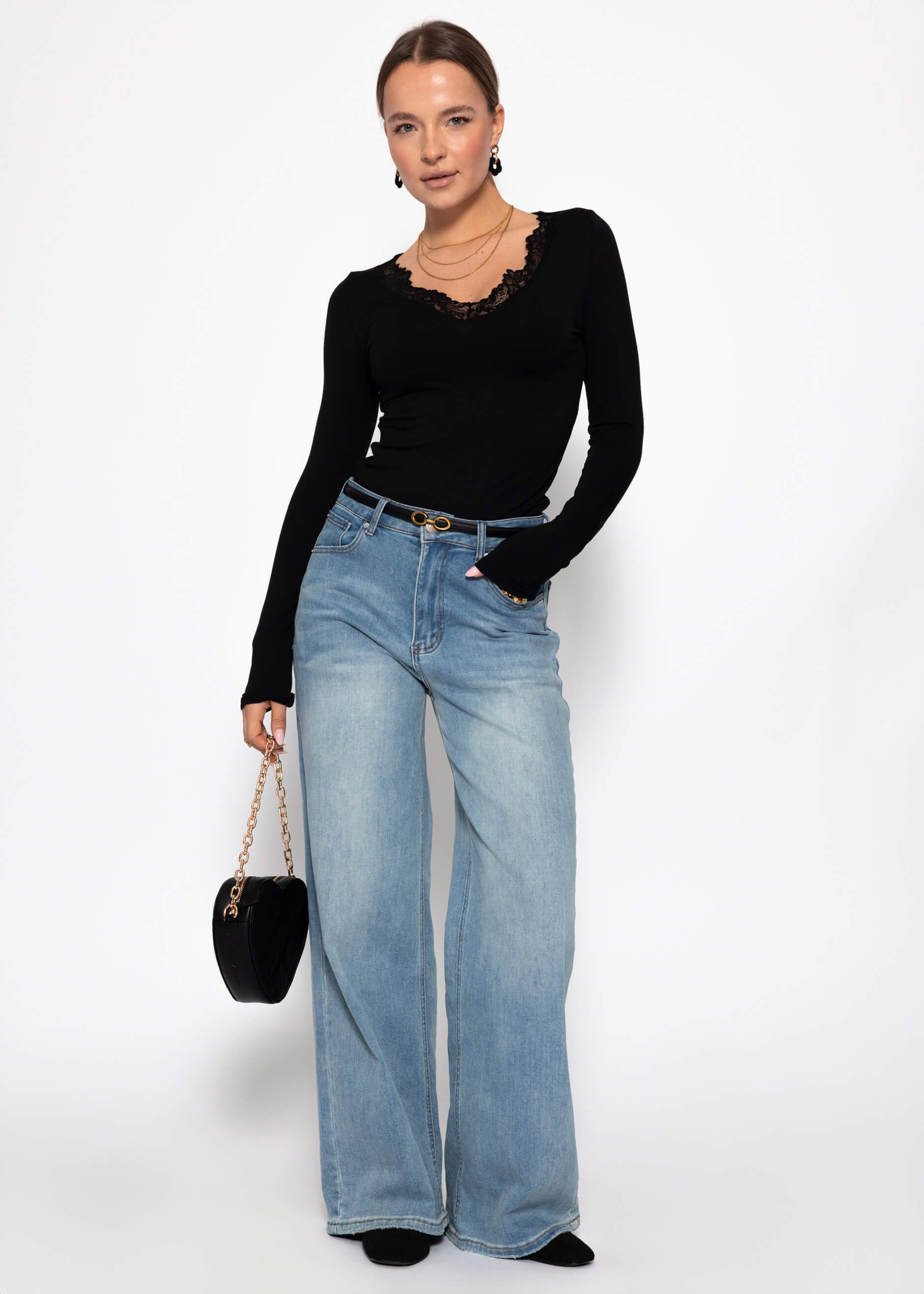 SASSYCLASSY Langarmshirt Langarmshirt mit Spitzenausschnitt für Damen Feminines Top mit tiefem Rundhals und extra langen Ärmeln