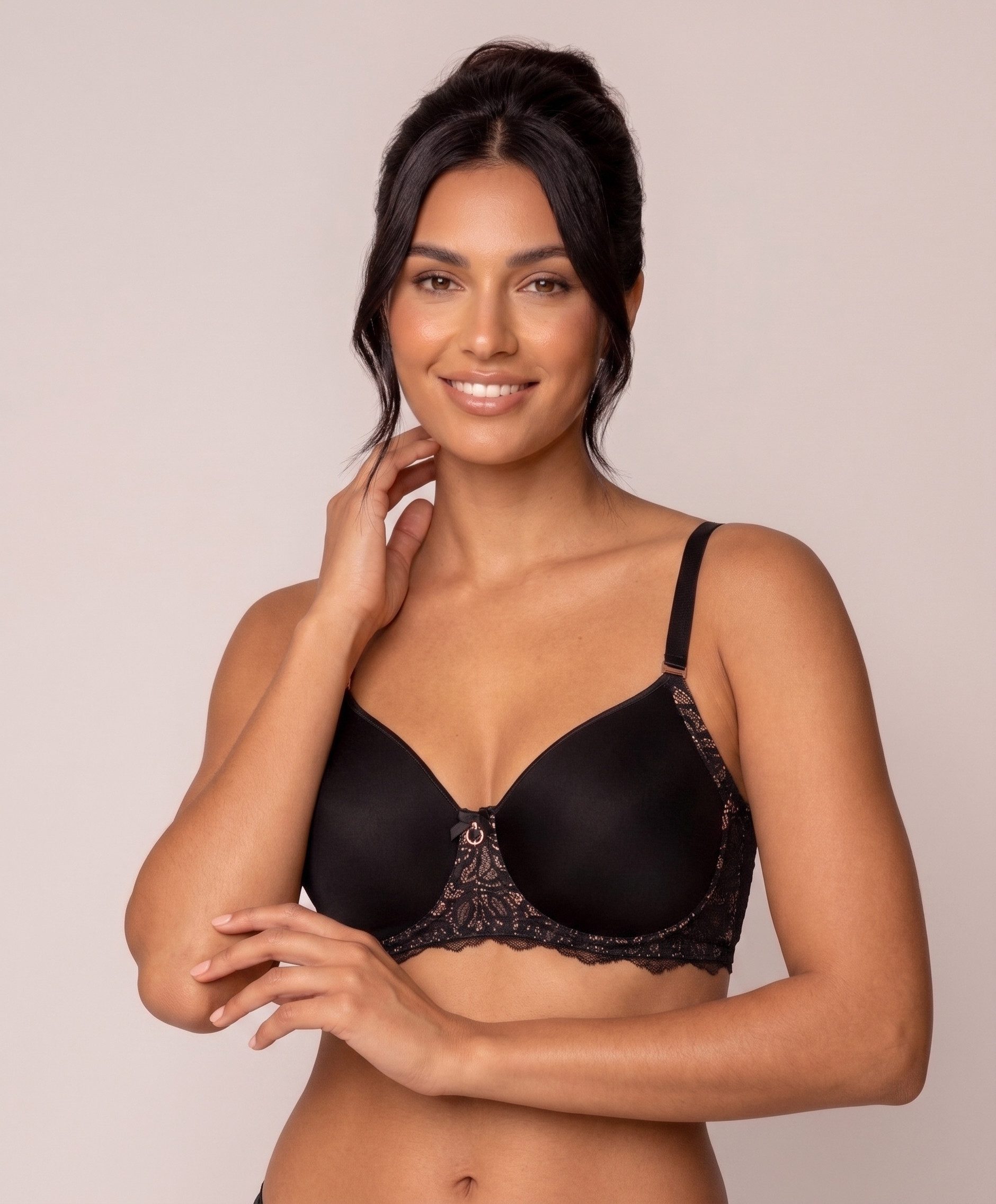 Royal Lounge Intimates Bügelloser BH Royal Lacy Bügelloser Spitzen-BH mit Spacer Schale und Unterstützung, Black