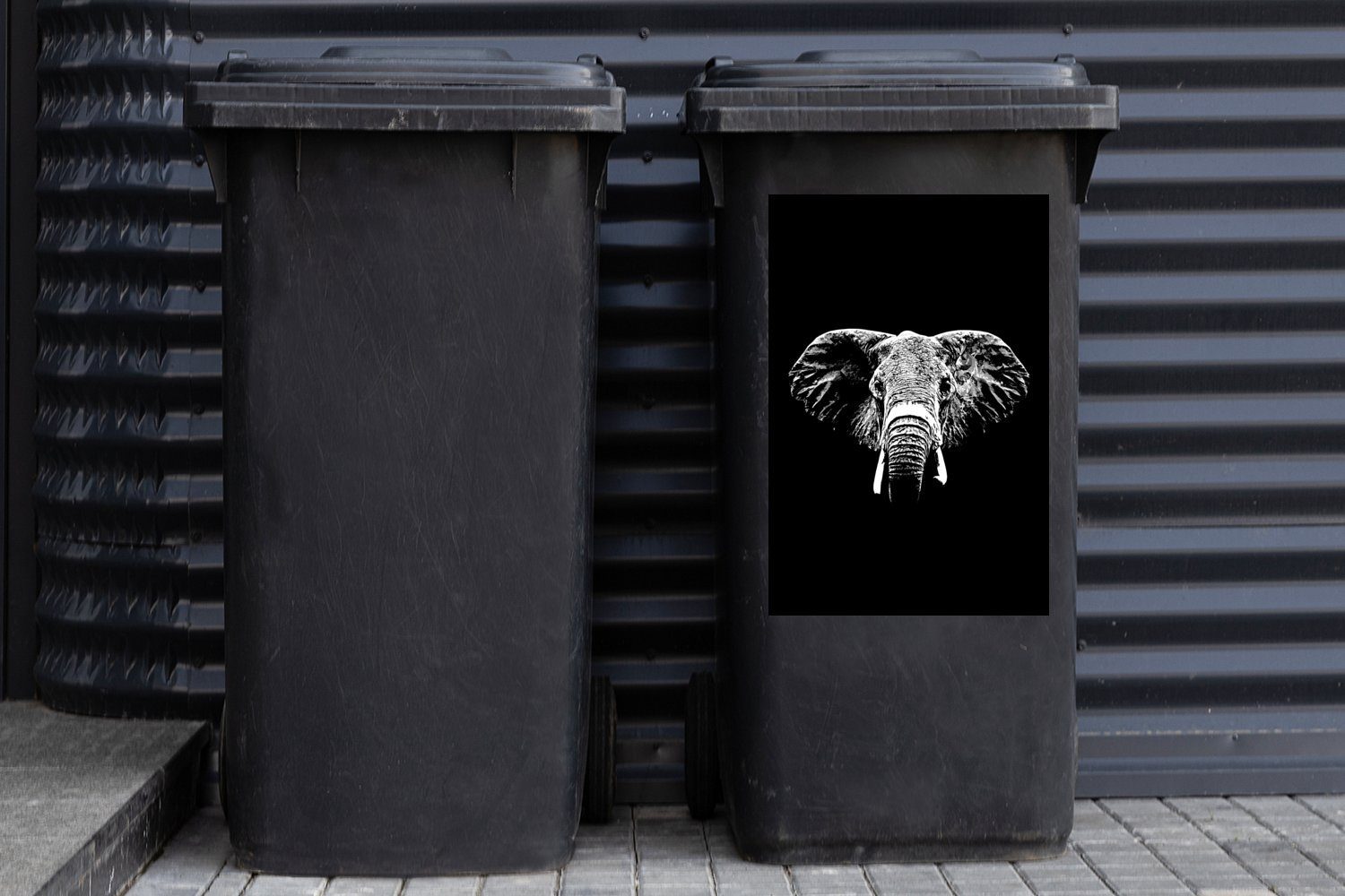 MuchoWow Wandsticker Elefant mit abstrakten Elementen vor Mülleimer-aufkleber, Container, - Sticker, Abfalbehälter schwarzem St), schwarz Hintergrund Mülltonne, (1