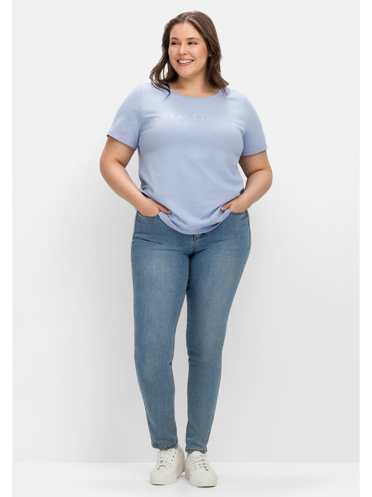 Sheego Größen leicht Große T-Shirt Wordingprint, mittelblau tailliert bedruckt mit