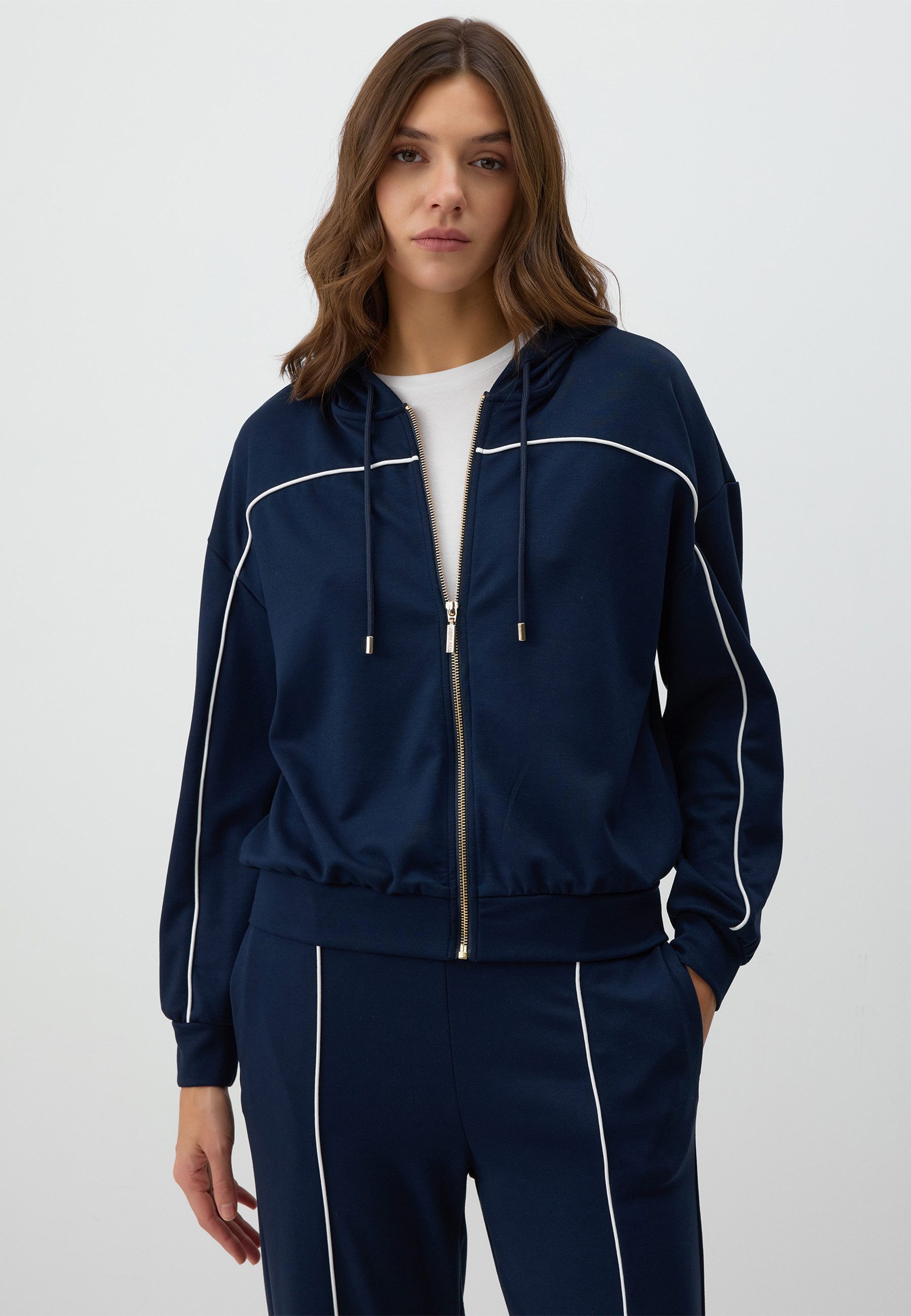 Jackett Dunkelblaue Kapuzenjacke Mit Paspelierung