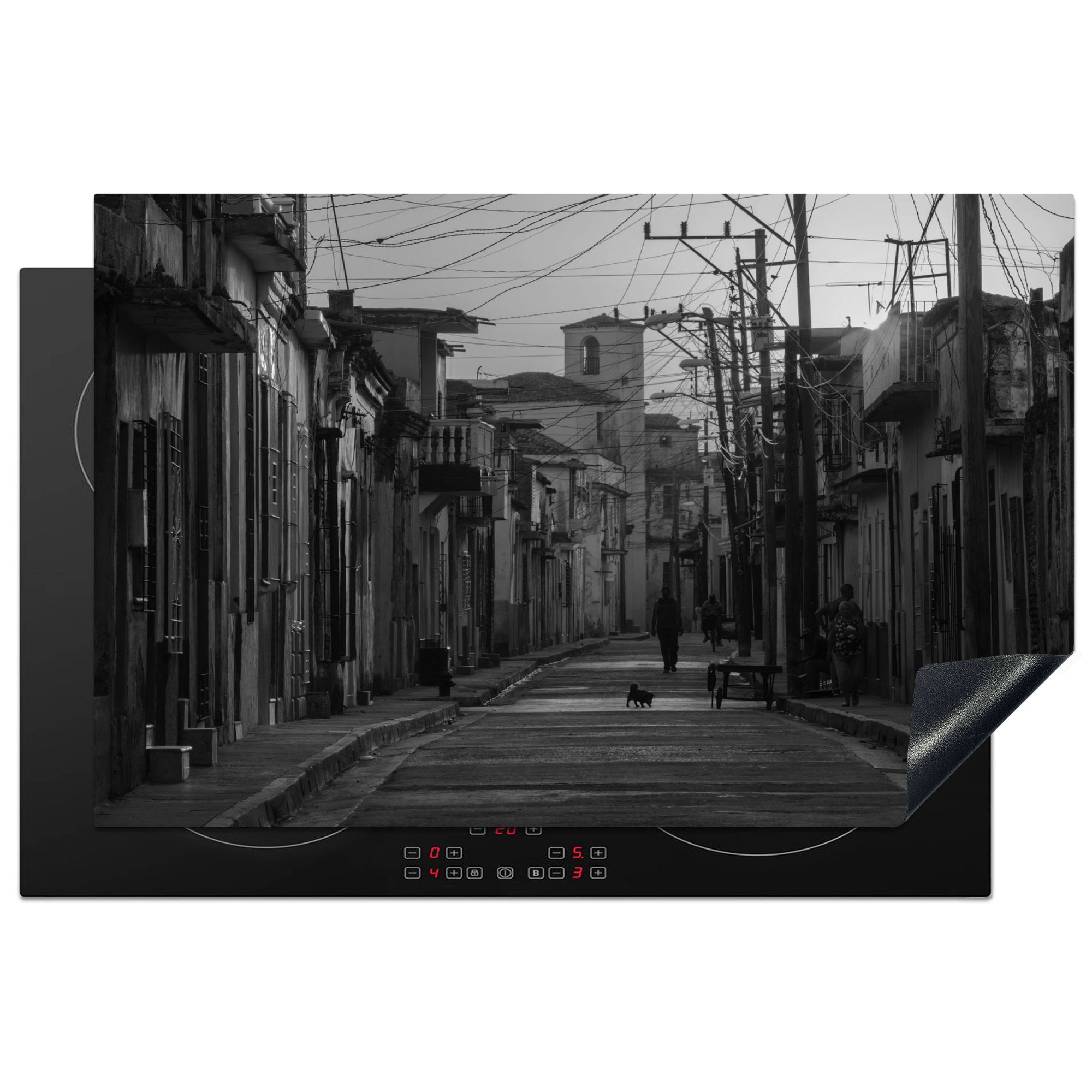 MuchoWow Herdblende-/Abdeckplatte Straße mit wenigen Menschen in Kuba - schwarz und weiß, Vinyl, (1 tlg), 81x52 cm, Induktionskochfeld Schutz für die küche, Ceranfeldabdeckung