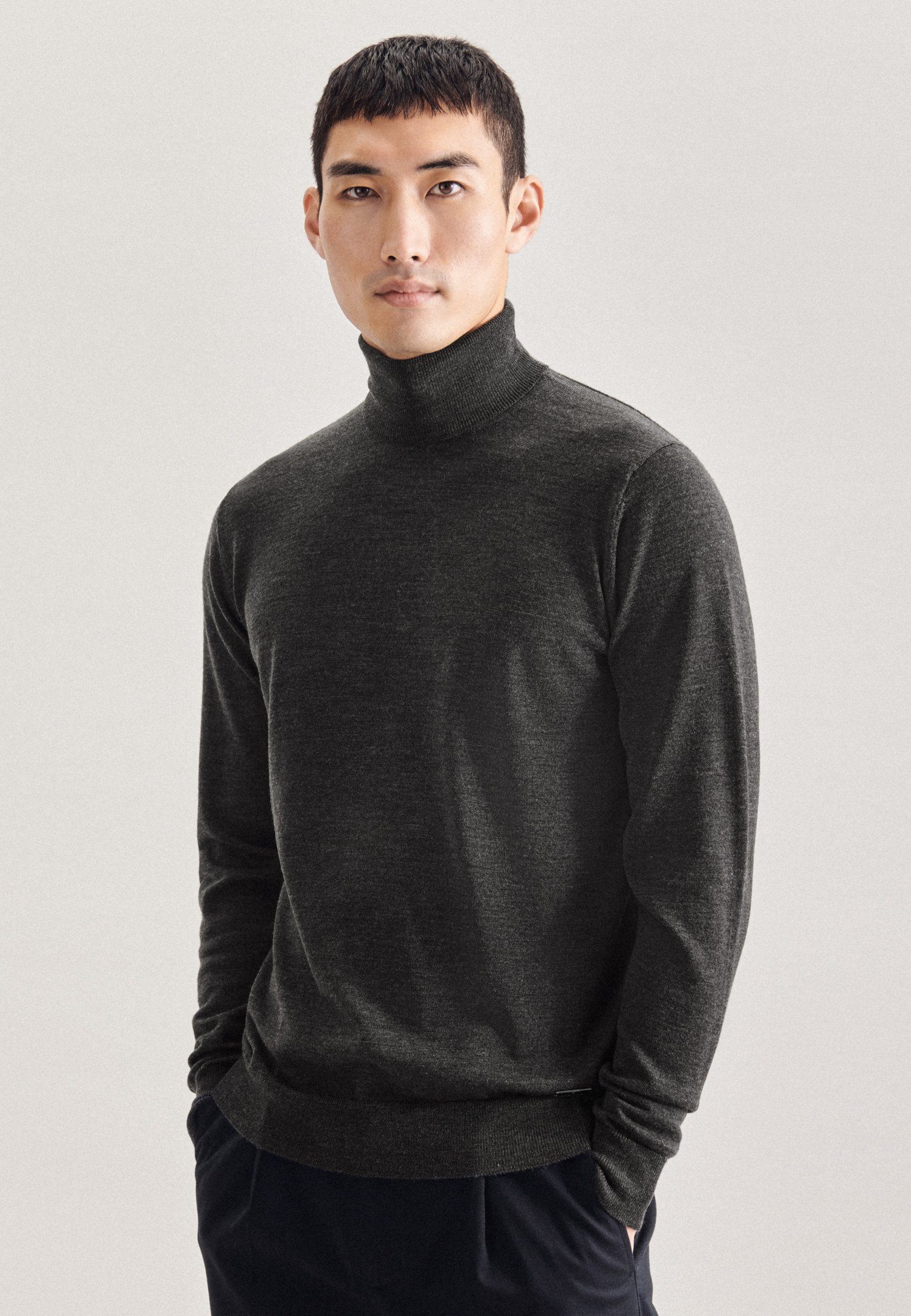 Strickpullover Schwarze Rose