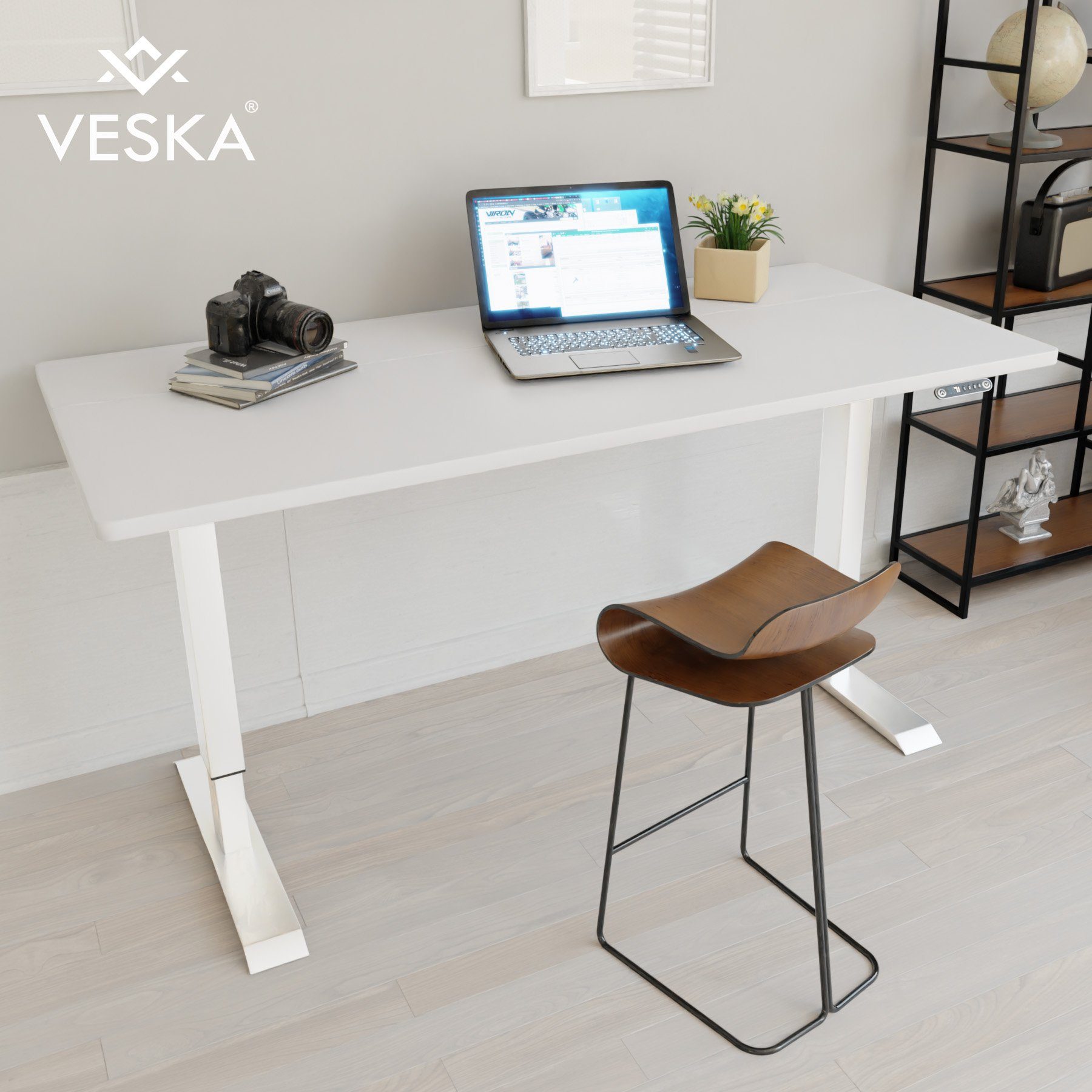 VESKA Schreibtisch Höhenverstellbar 140 x 70 cm - Bürotisch Elektrisch mit Touchscreen - Sitz- & Stehpult Home Office Weiß | Weiß