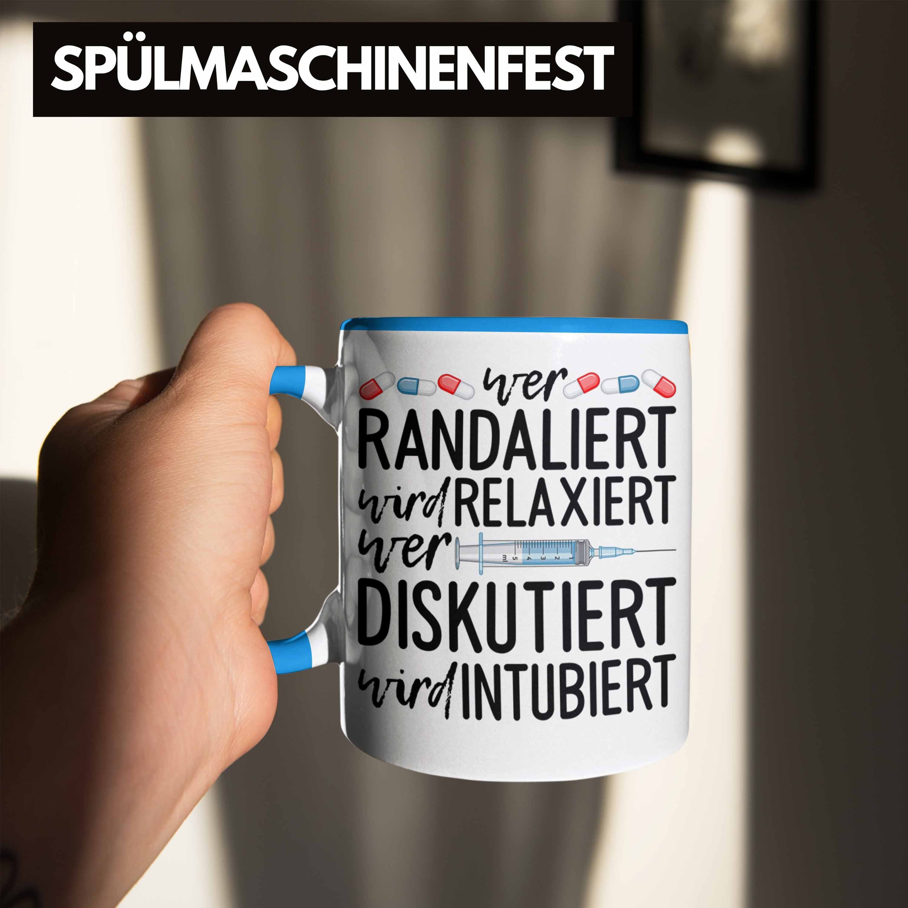 Trendation Tasse Trendation - Geschenk Kaffeetasse Spritze Arzt Krankenschwester Blau Ärtzin Tasse Arzthelferin Geschenk Propofol Krankenschwestern