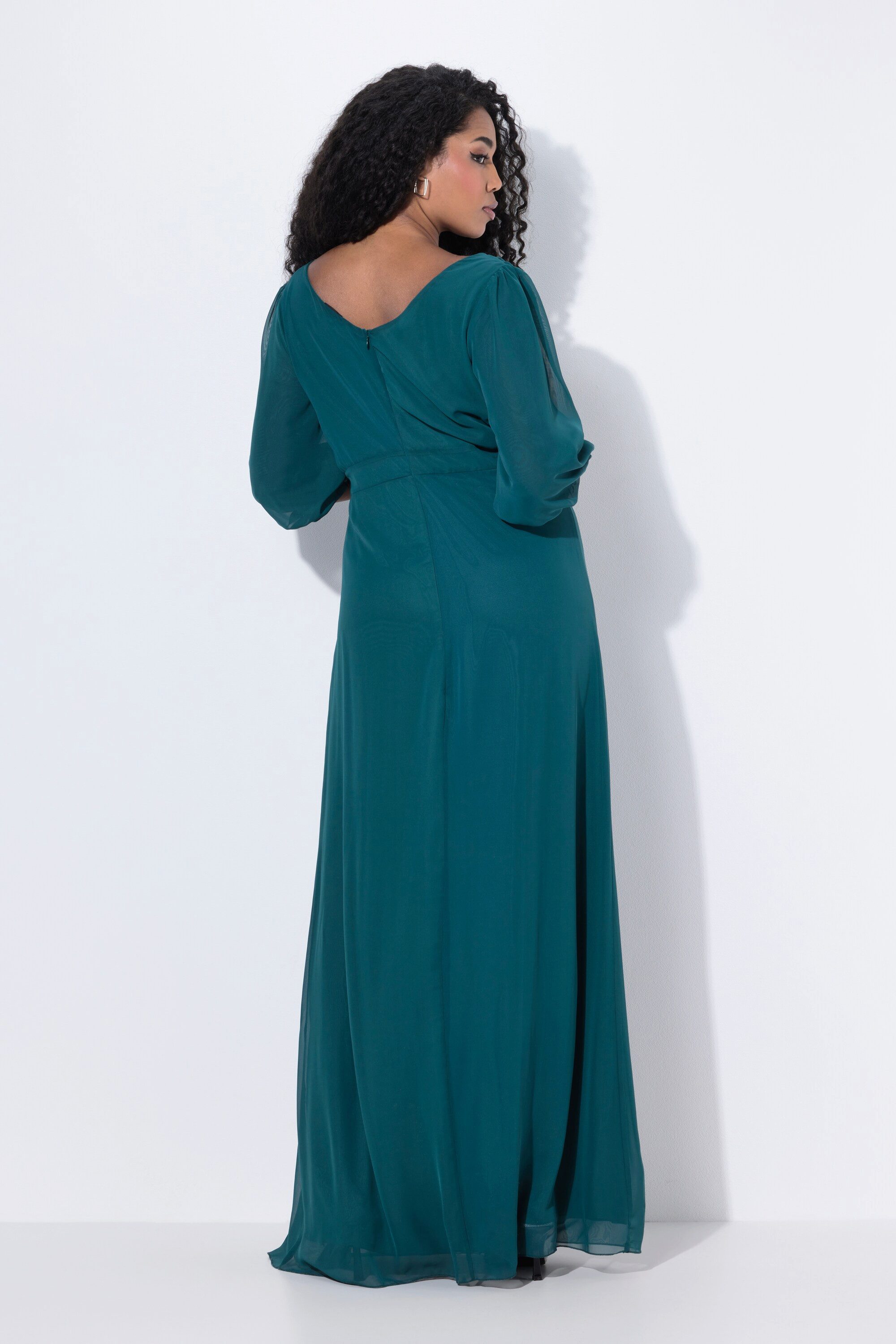 Ulla Popken Cocktailkleid Chiffon-Maxikleid doppellagig V-Ausschnitt 3/4-Arm