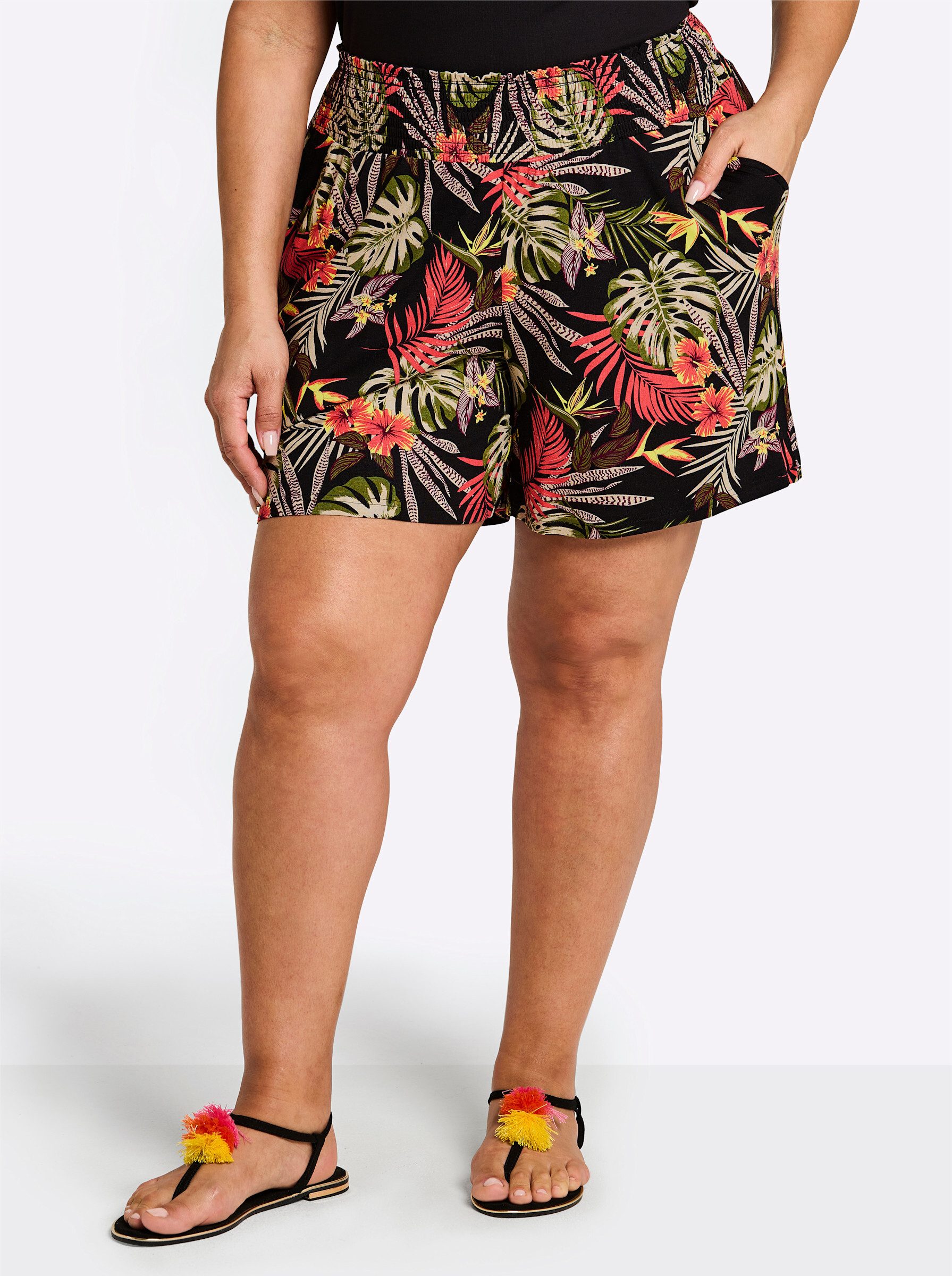 Sheego Strandkleid Shorts erhöht