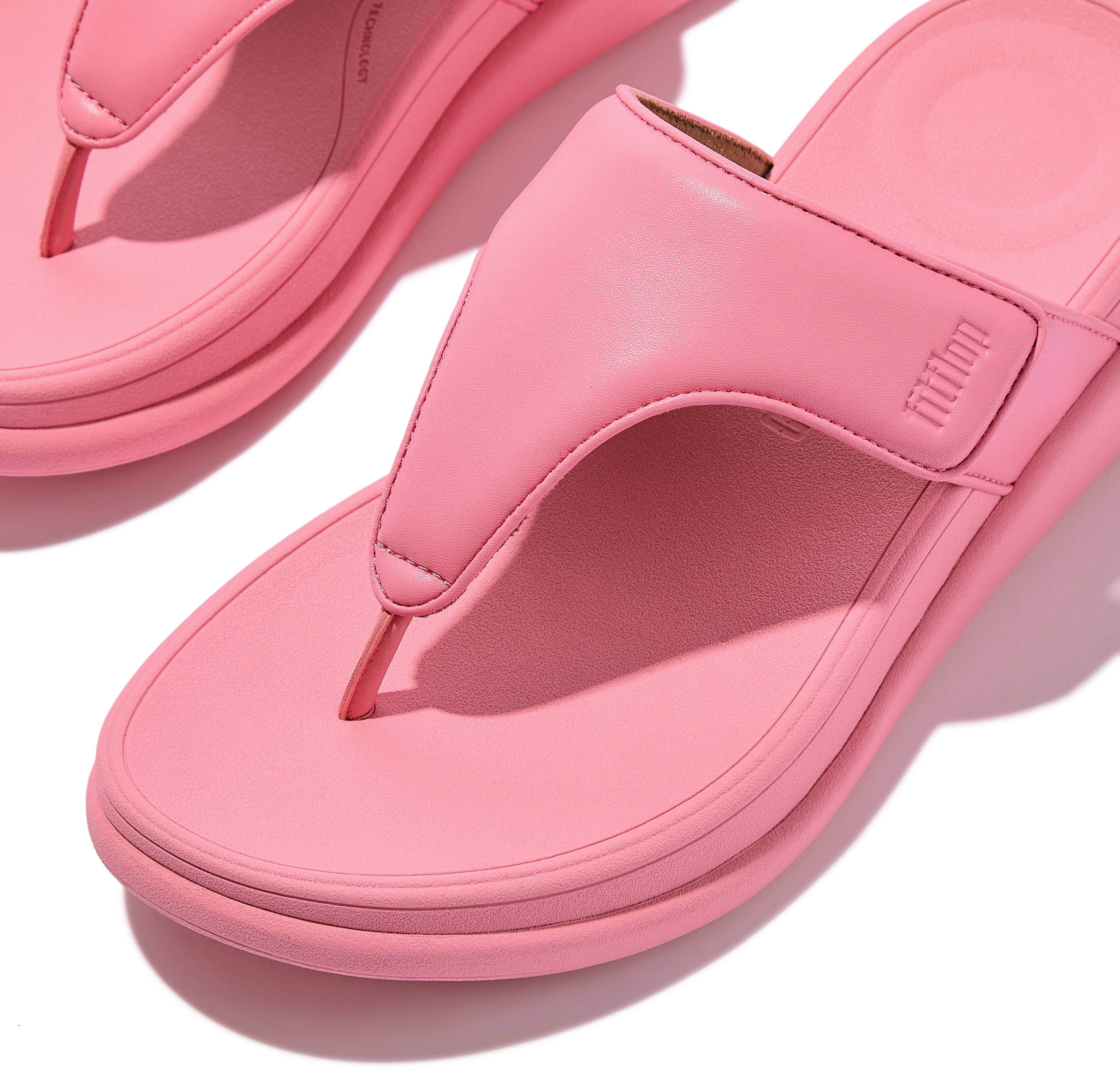 Fitflop F-MODE GO Zehentrenner, Sandale mit dämpfender MICROWOBBLEBOARD Technologie