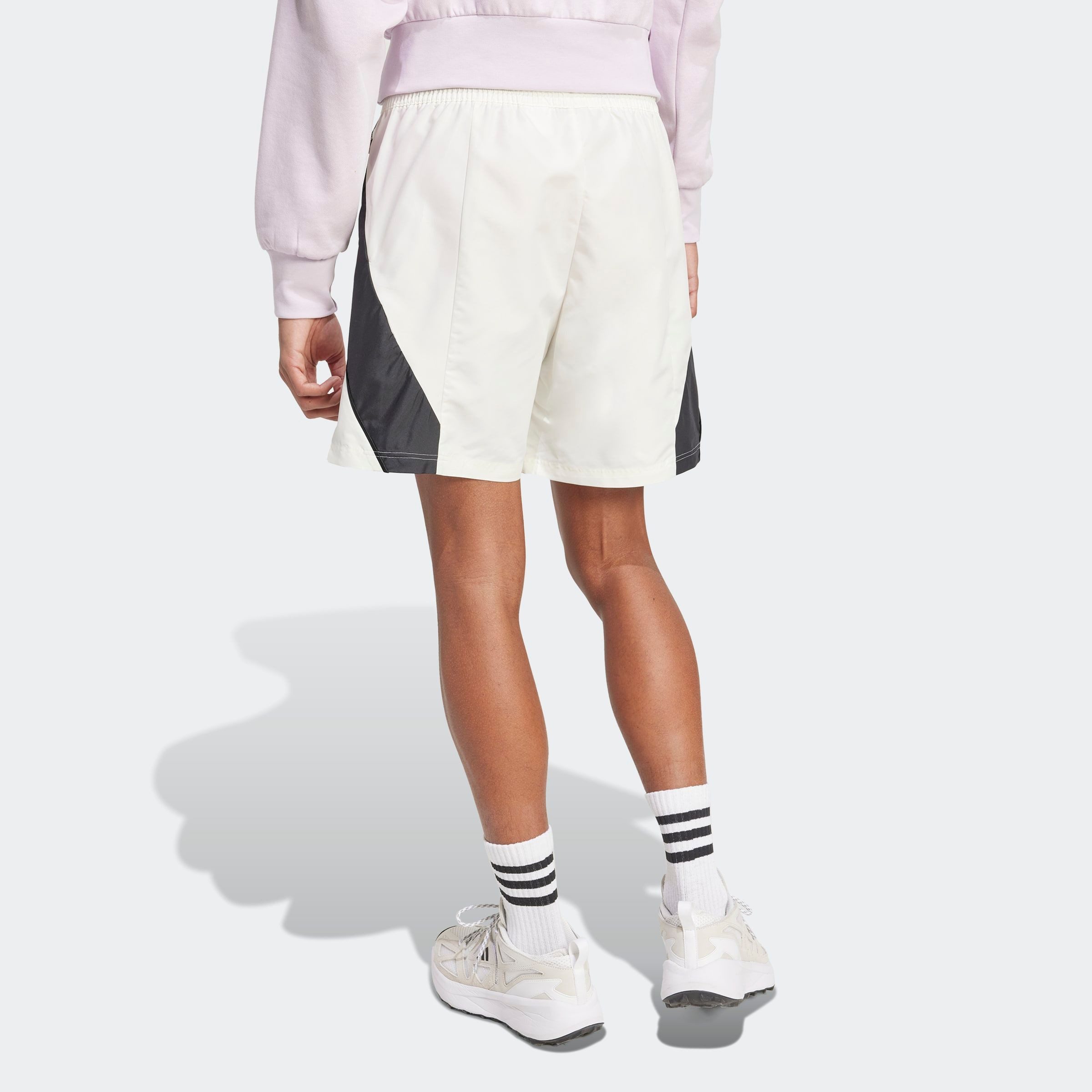 adidas Sportswear Shorts STADIUM für Laufen und Freizeit, mit Reißverschlusstaschen