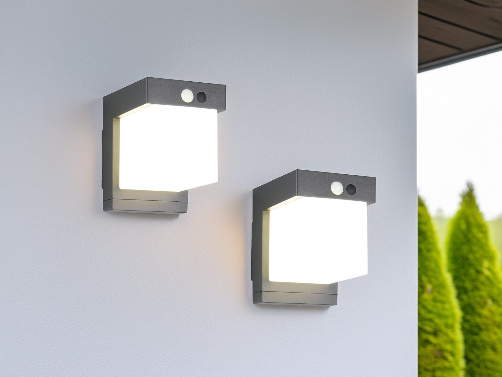 Reality Leuchten LED Außen-Wandleuchte, Bewegungsmelder, LED fest integriert, Neutralweiß, 2er SET Hybrid Außenleuchten mit Strom und Solar & Dämmerungssensor