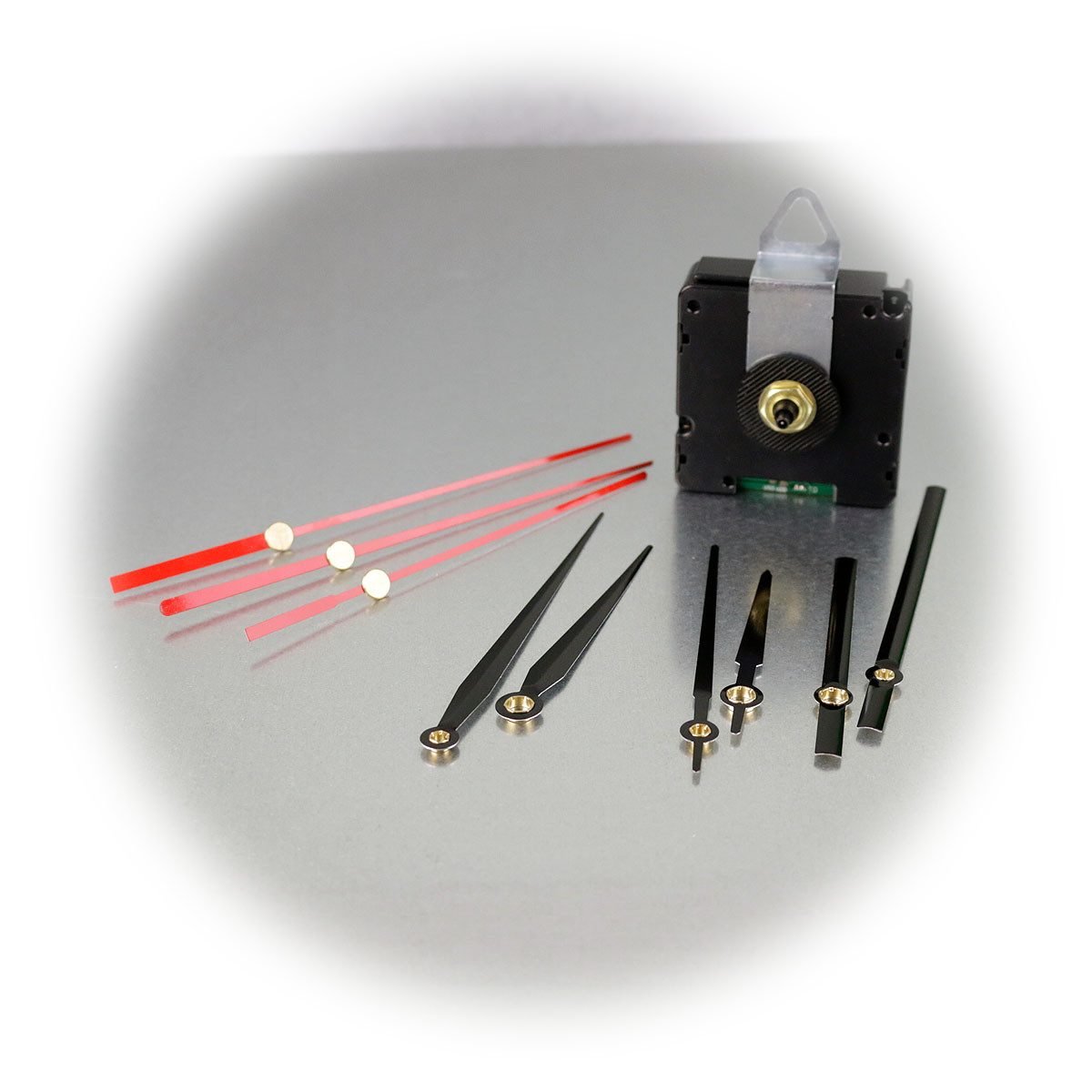 ChiliTec Mechanische Uhr Funk-Uhrwerk DCF mit 3 Zeigersätzen aus Kunststoff günstig online kaufen