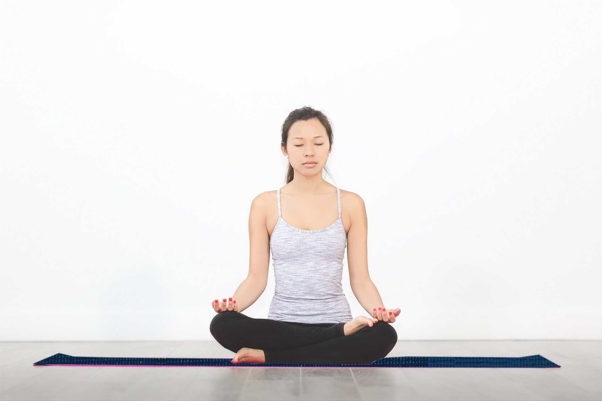 Umbro Yogamatte Yogamatte Fitnessmatte abnehmbarem aufrollbar (Sportmatte Tragegurt), schwarz mit