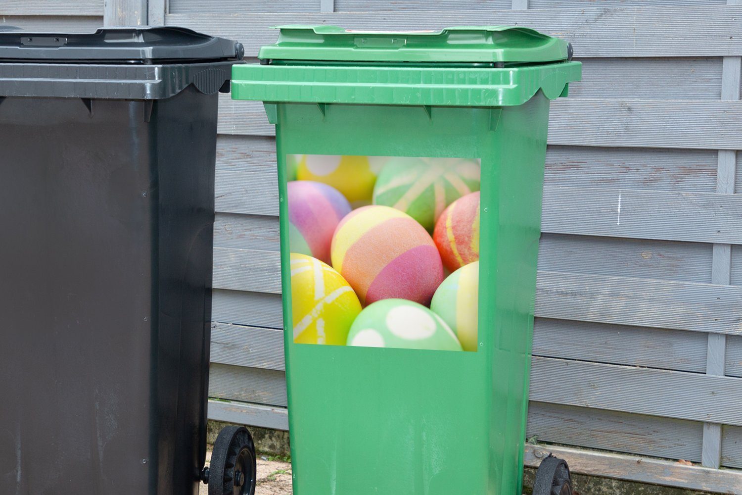 Mülleimer-aufkleber, St), MuchoWow Nahaufnahme zu der Wandsticker Mülltonne, Sticker, Eier Container, (1 bemalten Abfalbehälter Eine Ostern