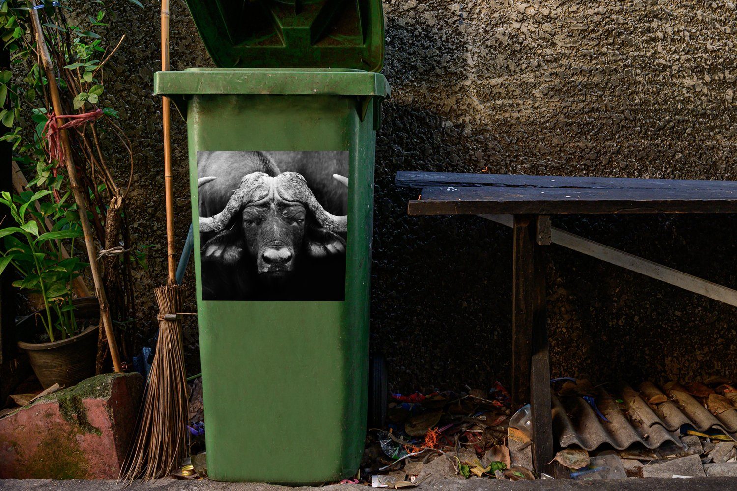 Container, Porträt St), Weiß - Abfalbehälter Mülltonne, MuchoWow Büffel Mülleimer-aufkleber, - - (1 - Wandsticker Tiere Sticker, Schwarz