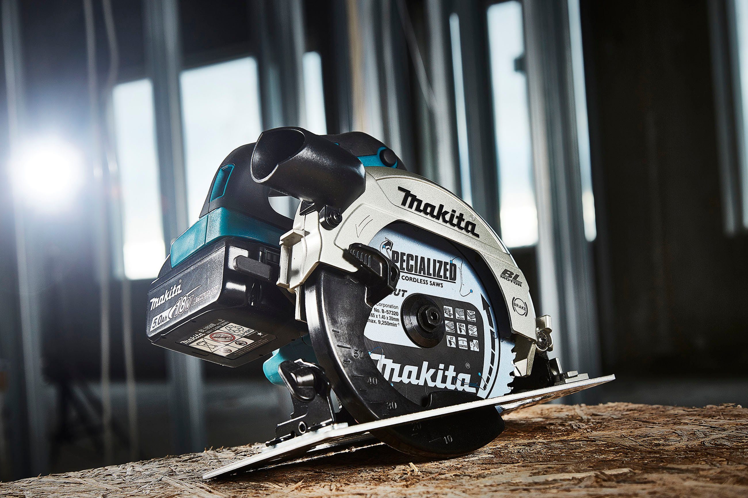 Makita Akku-Handkreissäge DHS660Z, ohne Akku und Ladegerät – Bild 5 von 5