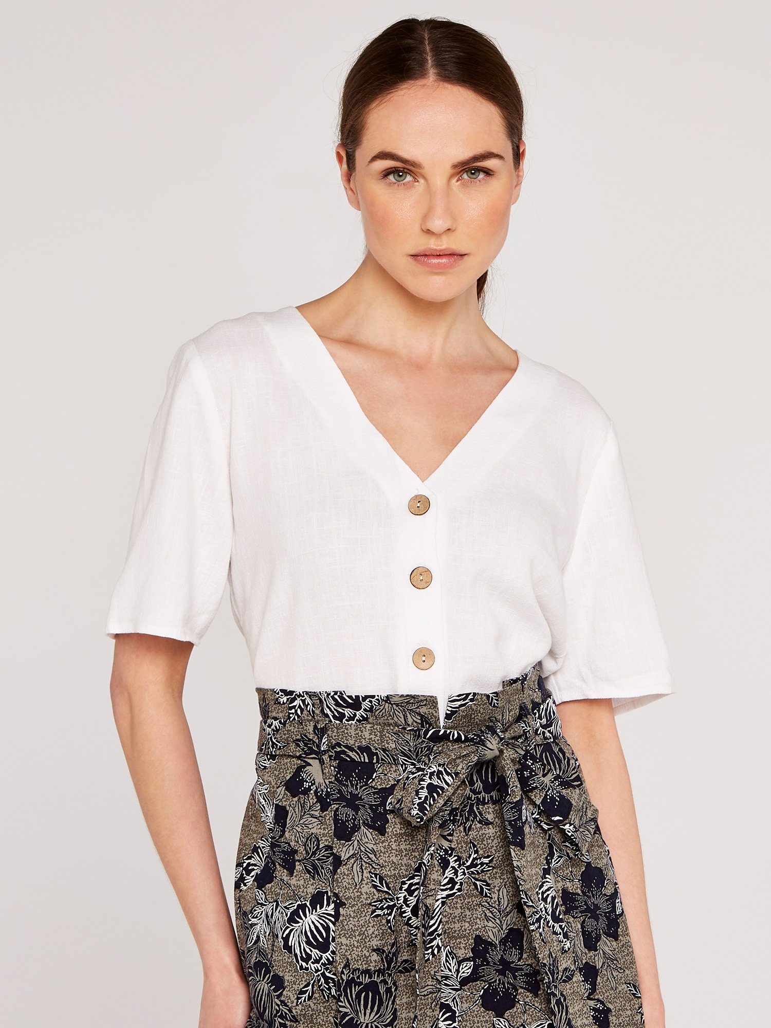 Klassische Bluse Half Sleeve Button Detail Top