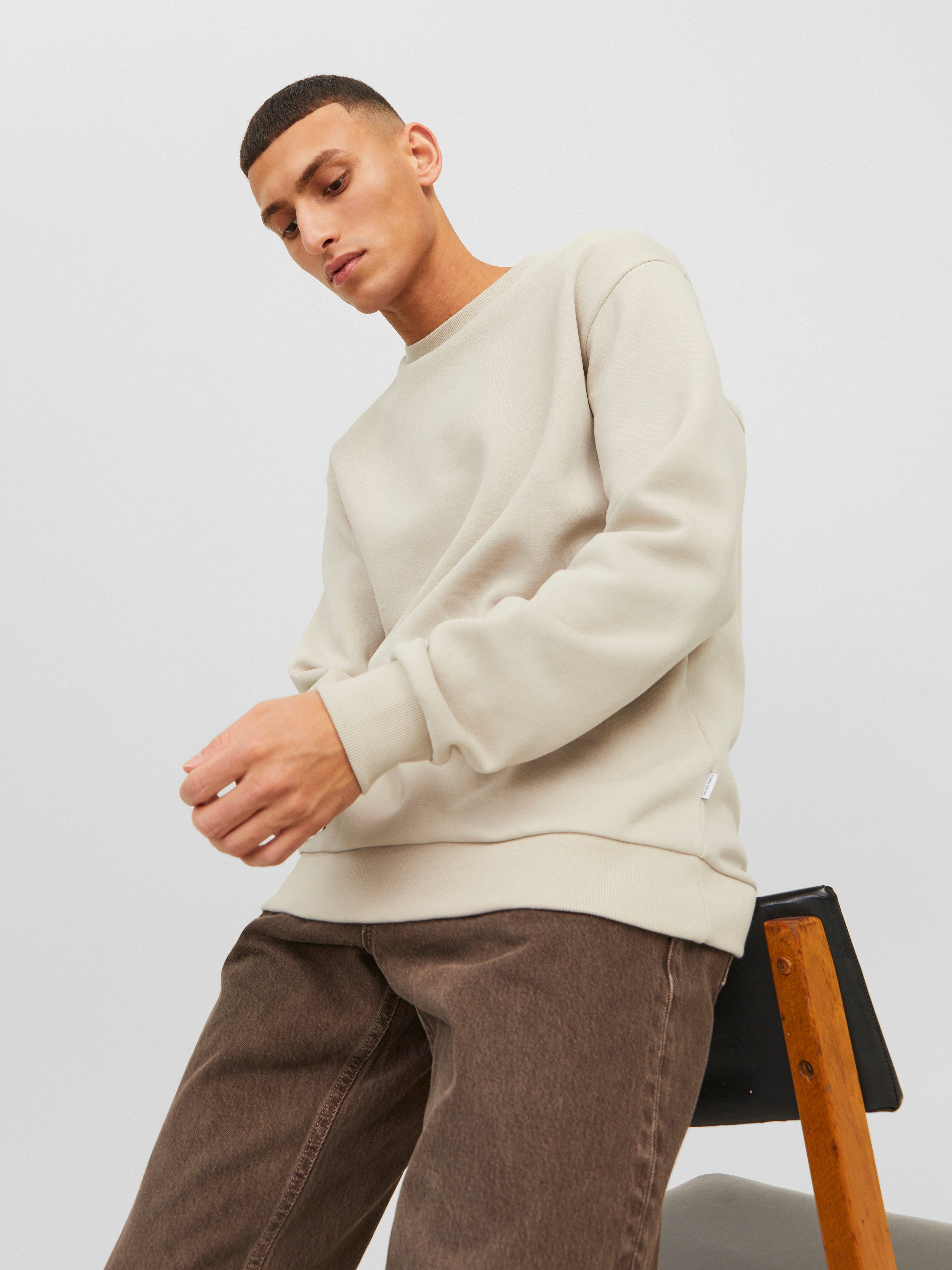 Jack & Jones Sweatshirt JJEBRADLEY mit Rippbündchen für Alltag und Freizeit Materialmix, relaxed fit