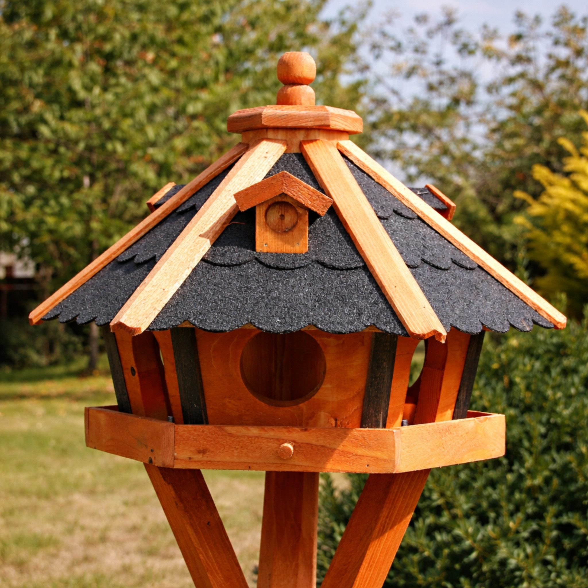 Holzdekoladen Vogelhaus Vogelhaus Holz wetterfest mit Futterautomat – mit/ohne Ständer/Solar