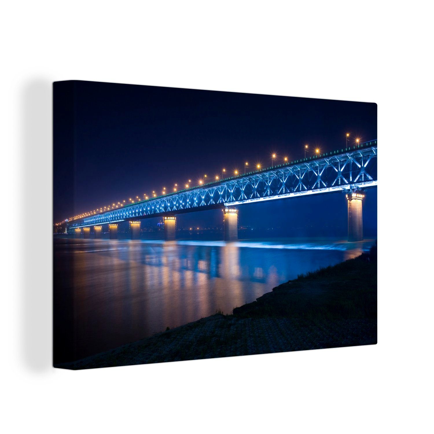 OneMillionCanvasses® Leinwandbild Blau gefärbte Wuhan-Yangtze-Brücke bei Nacht in Wuhan, (1 St), Wandbild Leinwandbilder, Aufhängefertig, Wanddeko, 30x20 cm