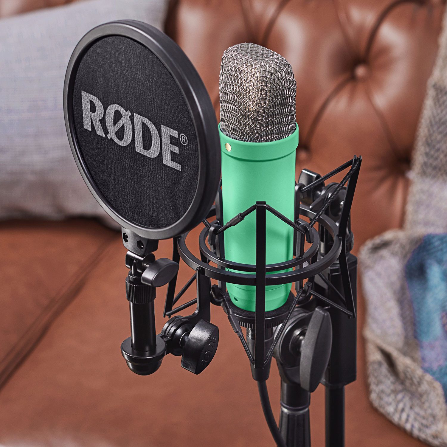 RØDE Mikrofon Rode NT1 Signature Green Studio-Mikrofon Grün mit XLR-Kabel Grün, Bundle